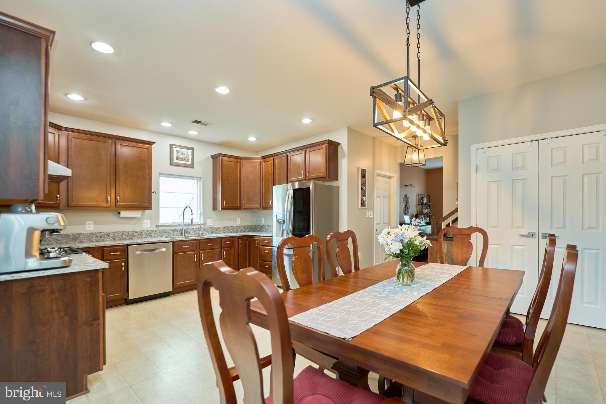 LAKE POINT ROUND HILL - Residential