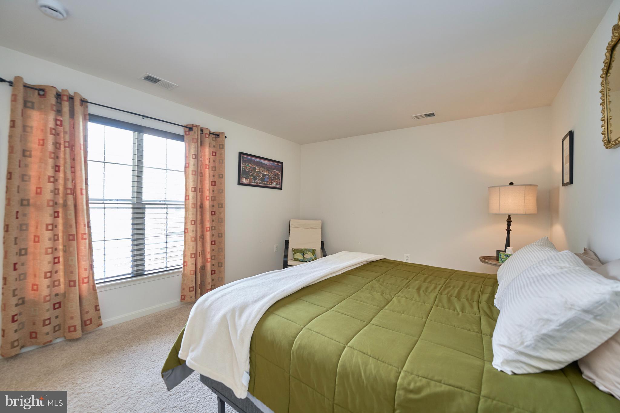 LAKE POINT ROUND HILL - Residential