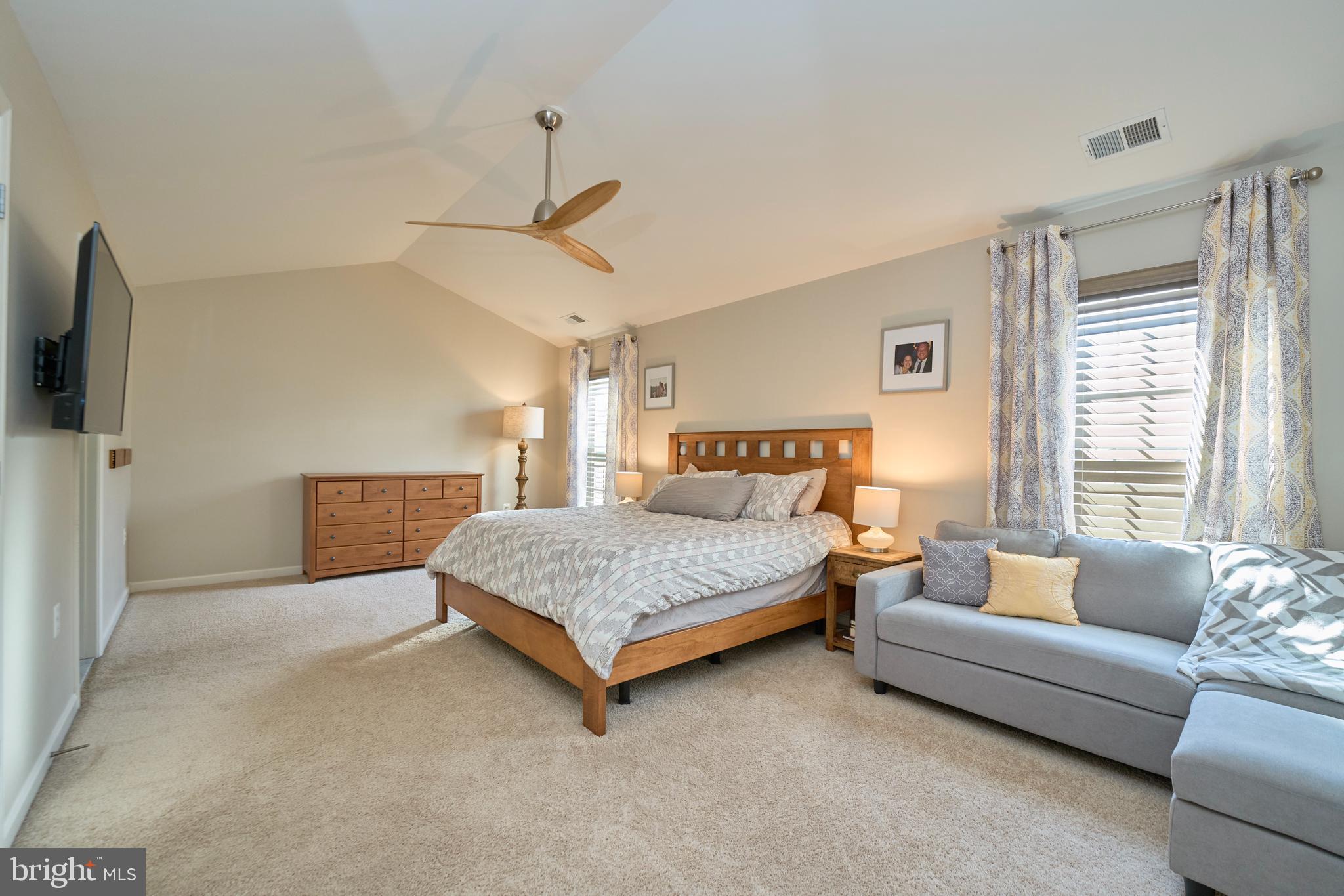 LAKE POINT ROUND HILL - Residential