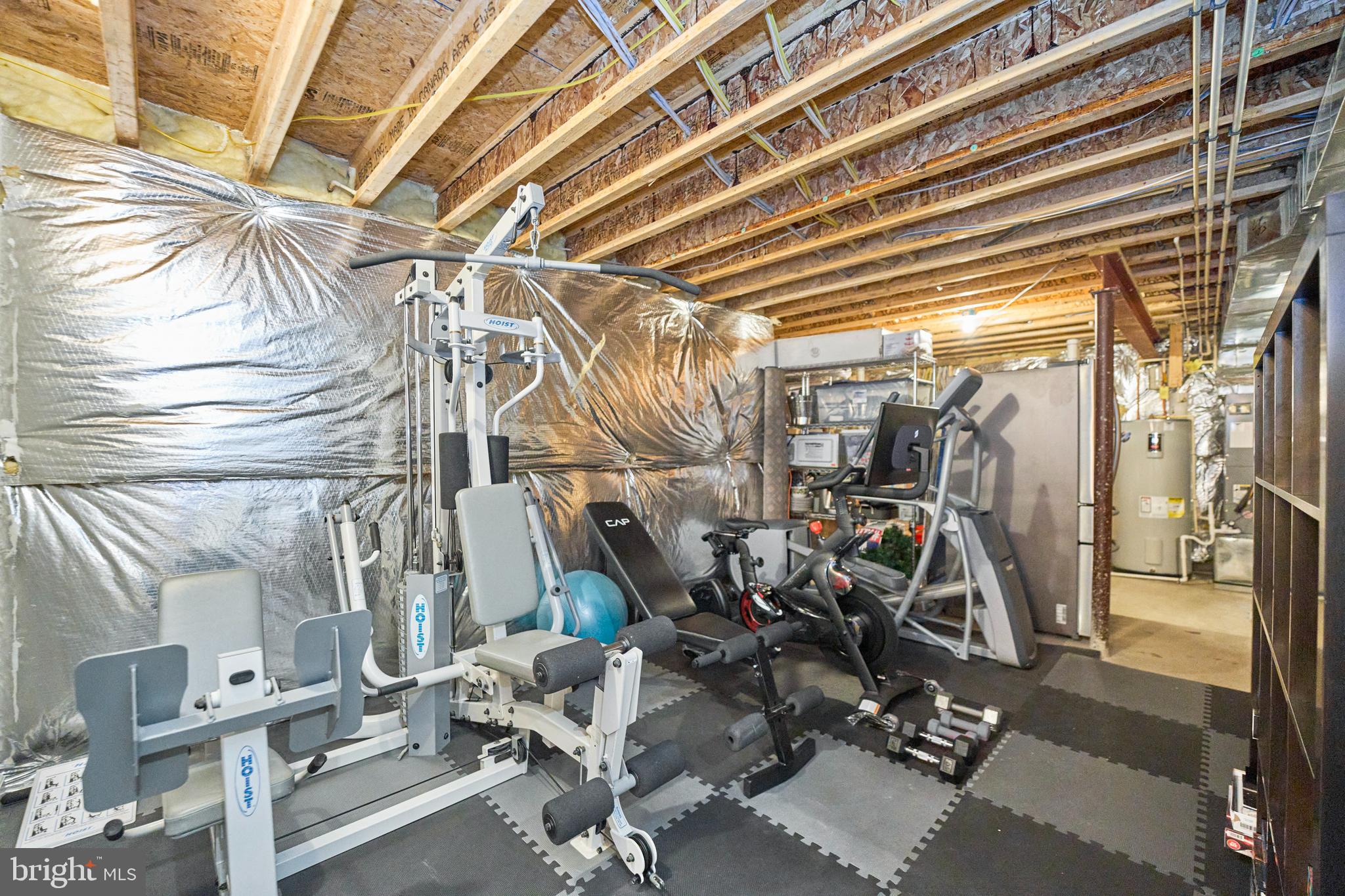 LAKE POINT ROUND HILL - Residential