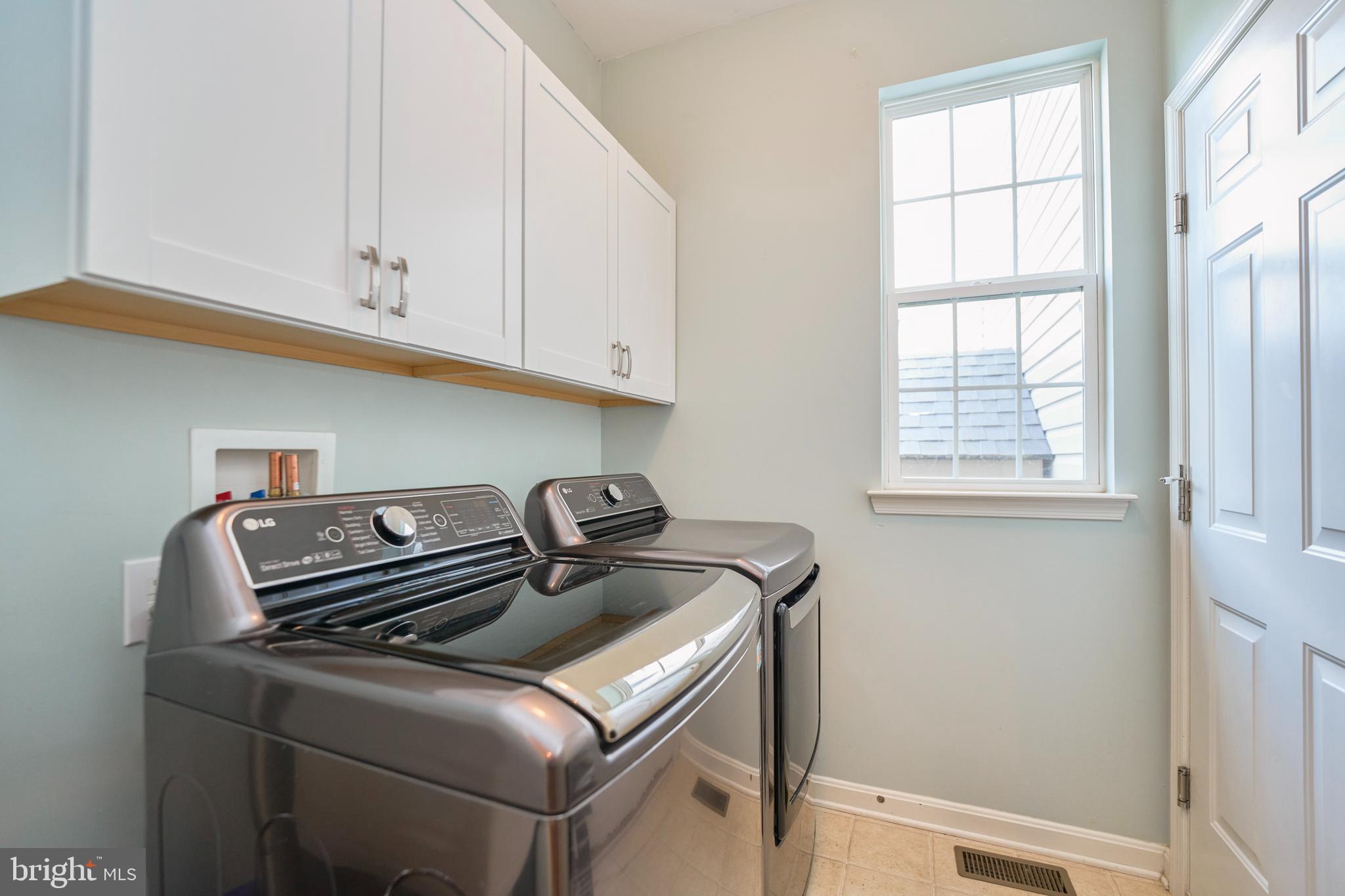 LAKE POINT ROUND HILL - Residential