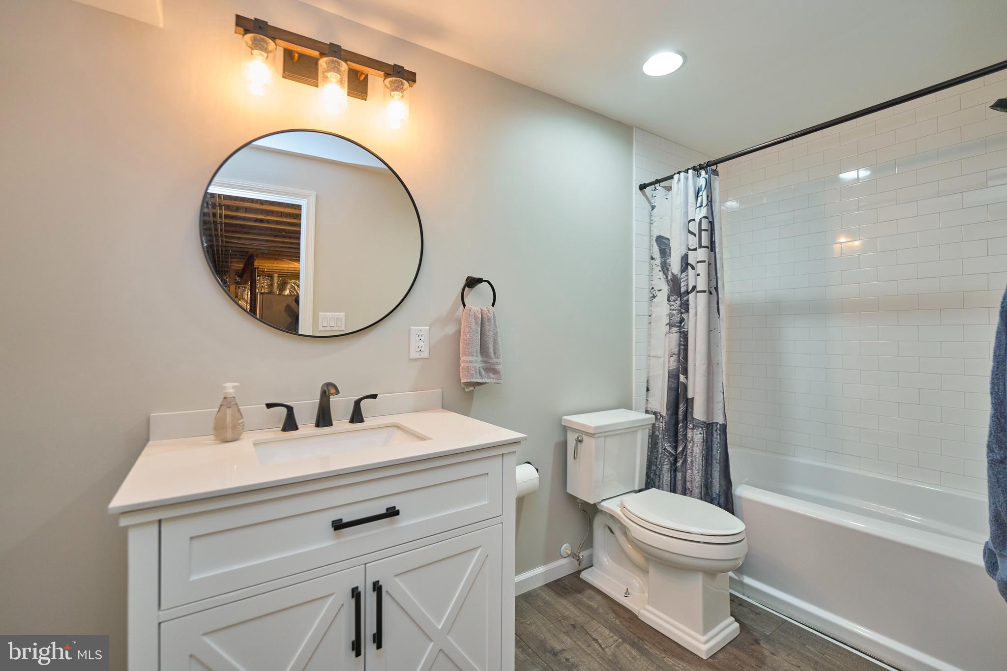 LAKE POINT ROUND HILL - Residential