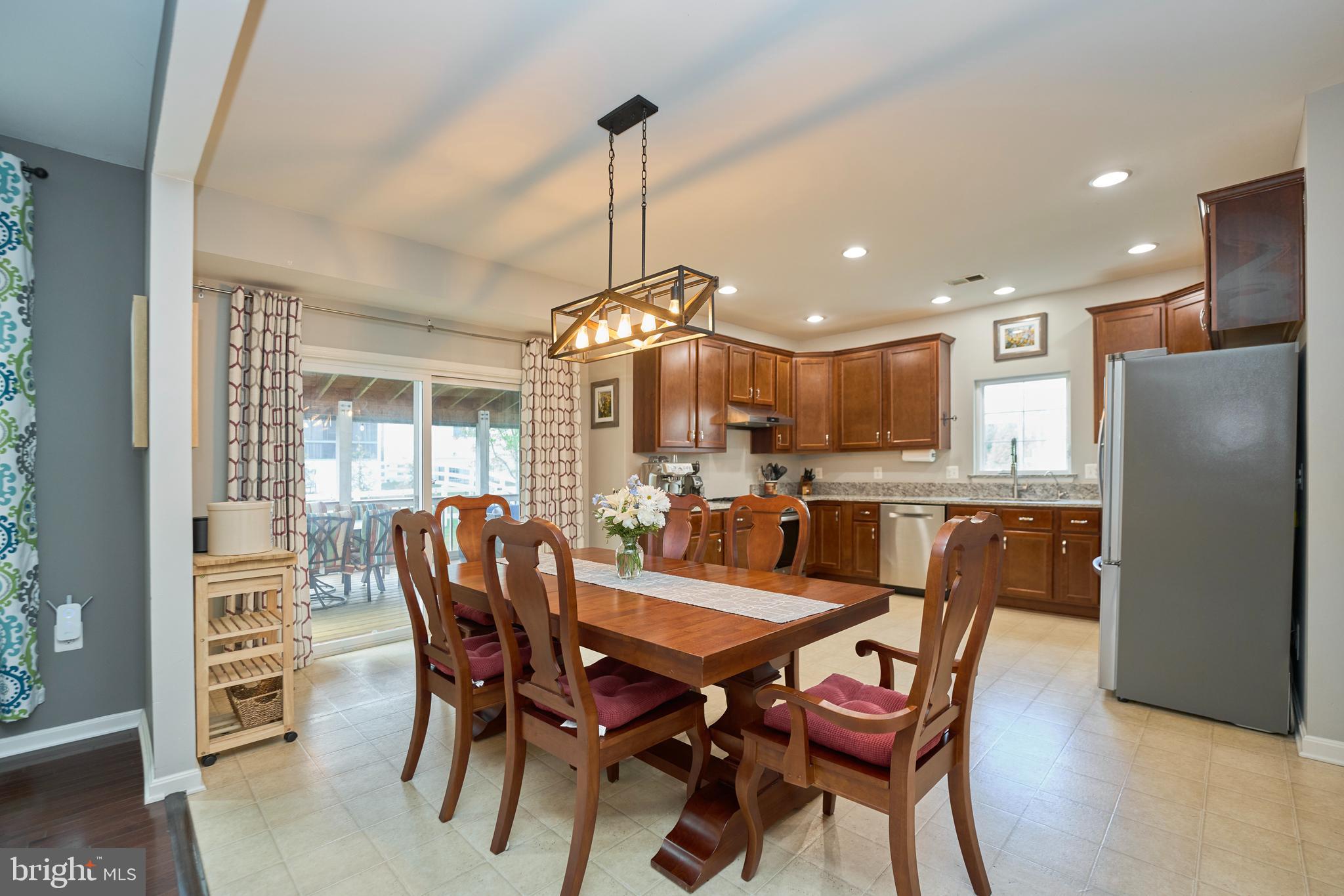 LAKE POINT ROUND HILL - Residential