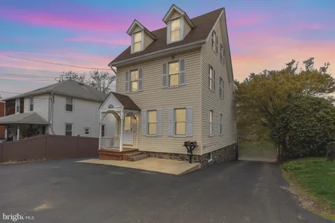 129 Pennsylvania Avenue, Wayne, PA 19087 - MLS#: PADE2086400