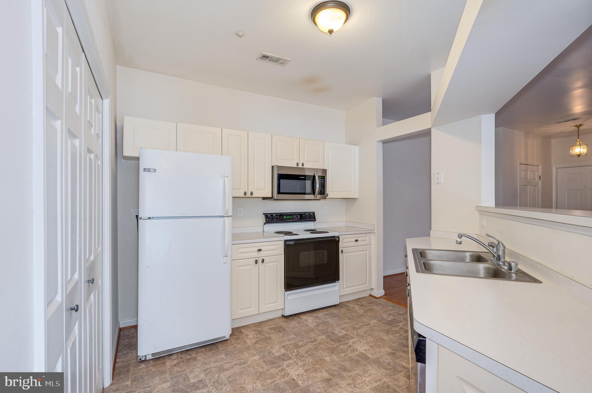 WATERSIDE - Residential