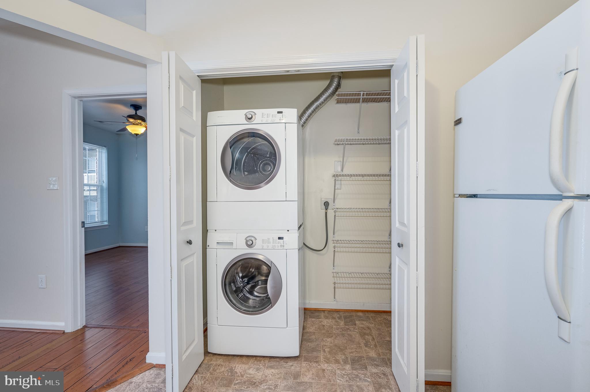 WATERSIDE - Residential