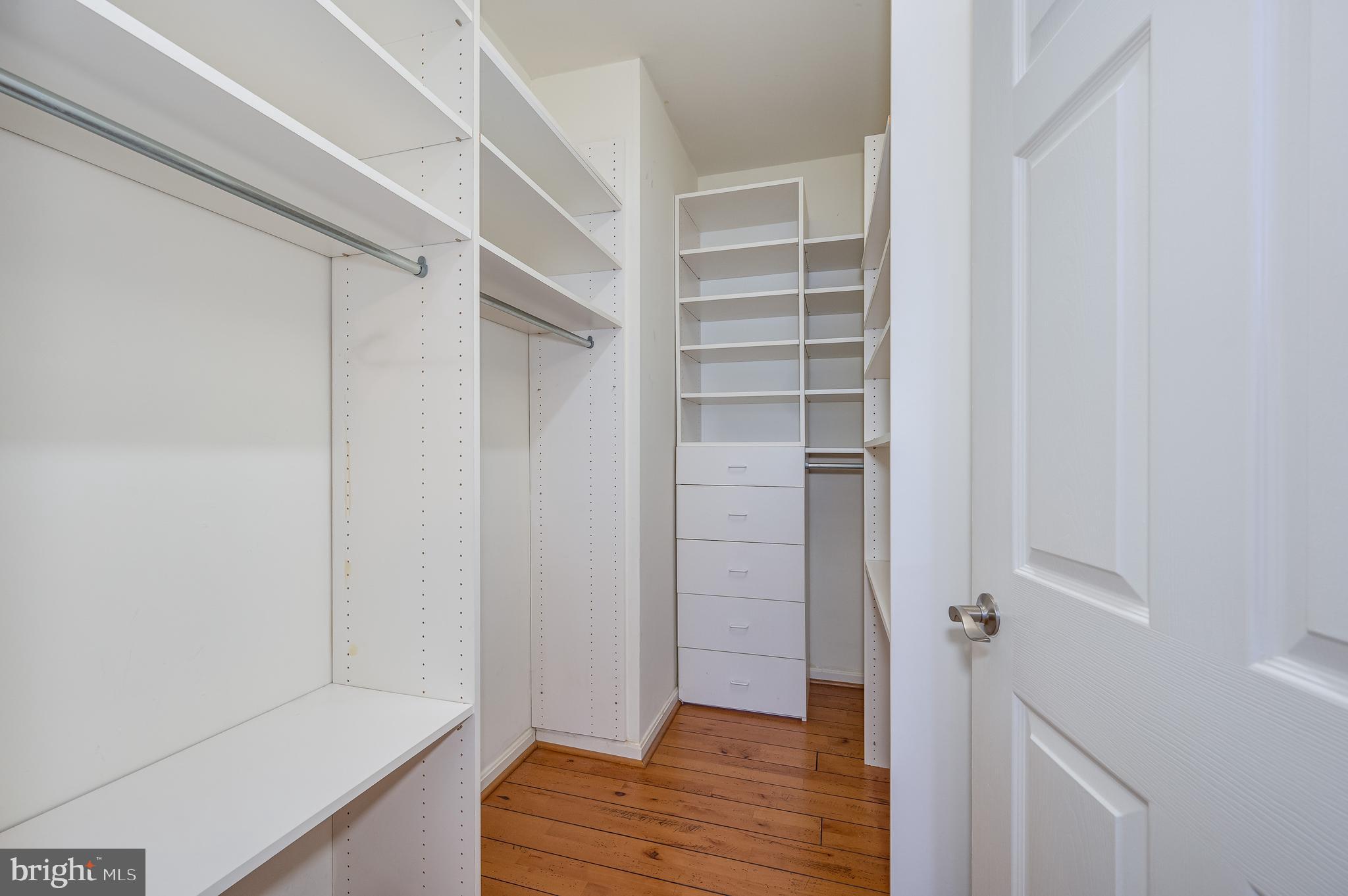 WATERSIDE - Residential