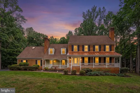 6026 Finchingfield Road, Warrenton, VA MLS: VAFQ2021472