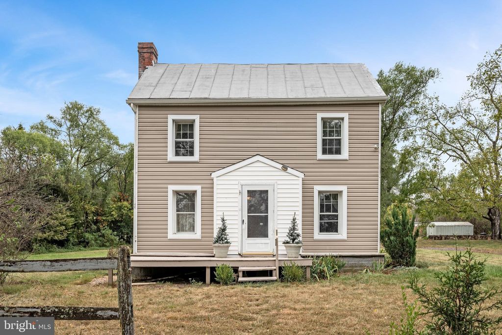 Photo of 100 Shady Lane, STRASBURG, VA 22657 (MLS # VAWR2012284)
