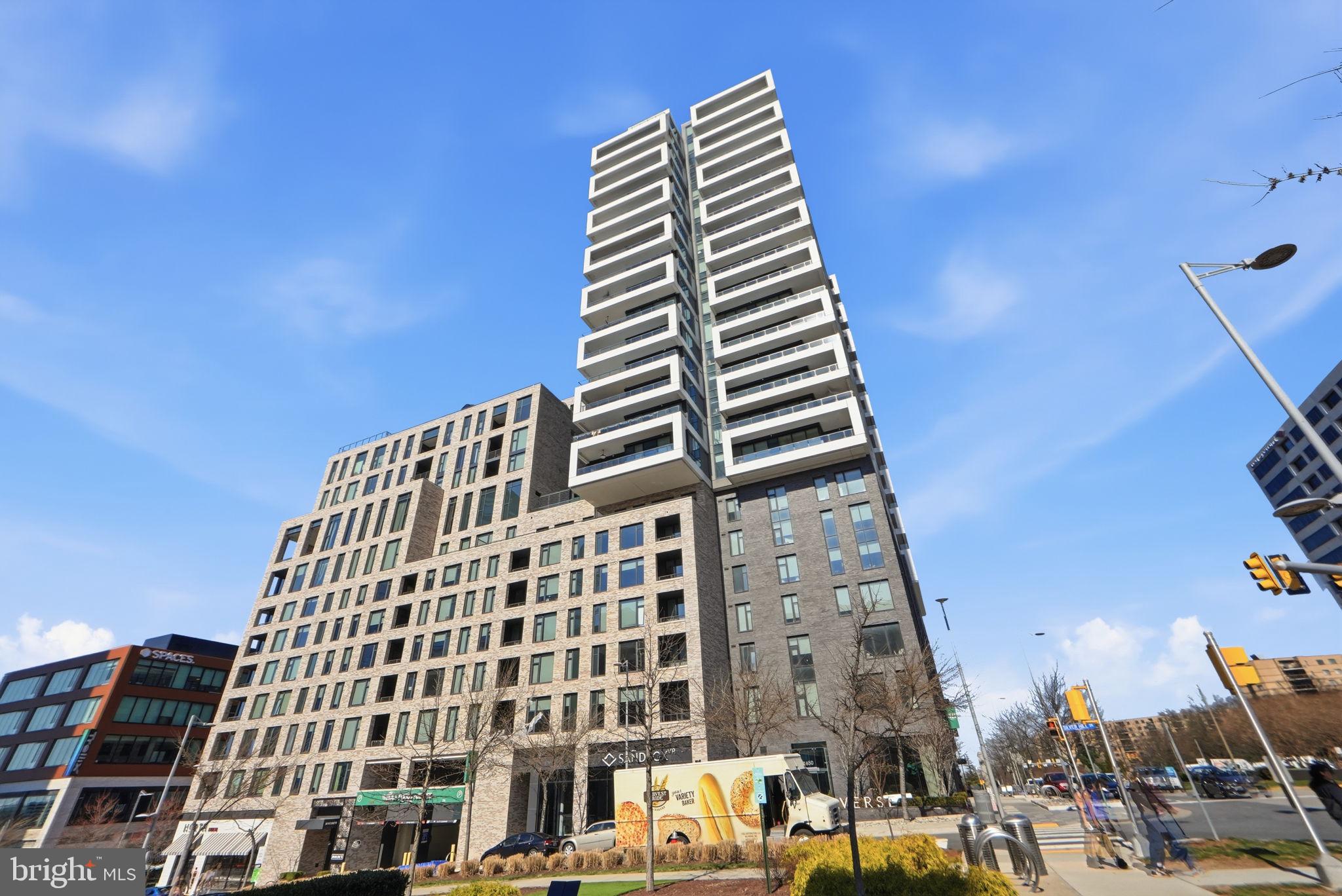 THE BORO TYSONS - Residential