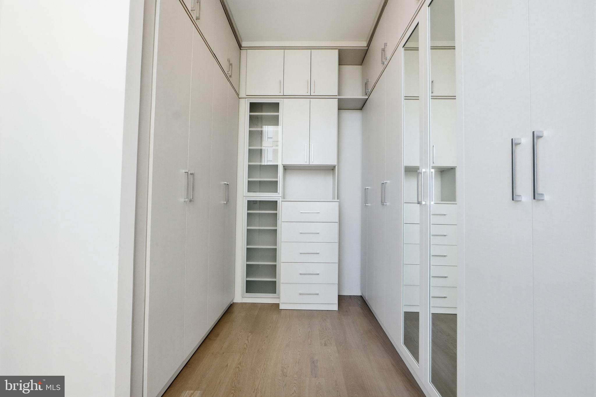 THE BORO TYSONS - Residential