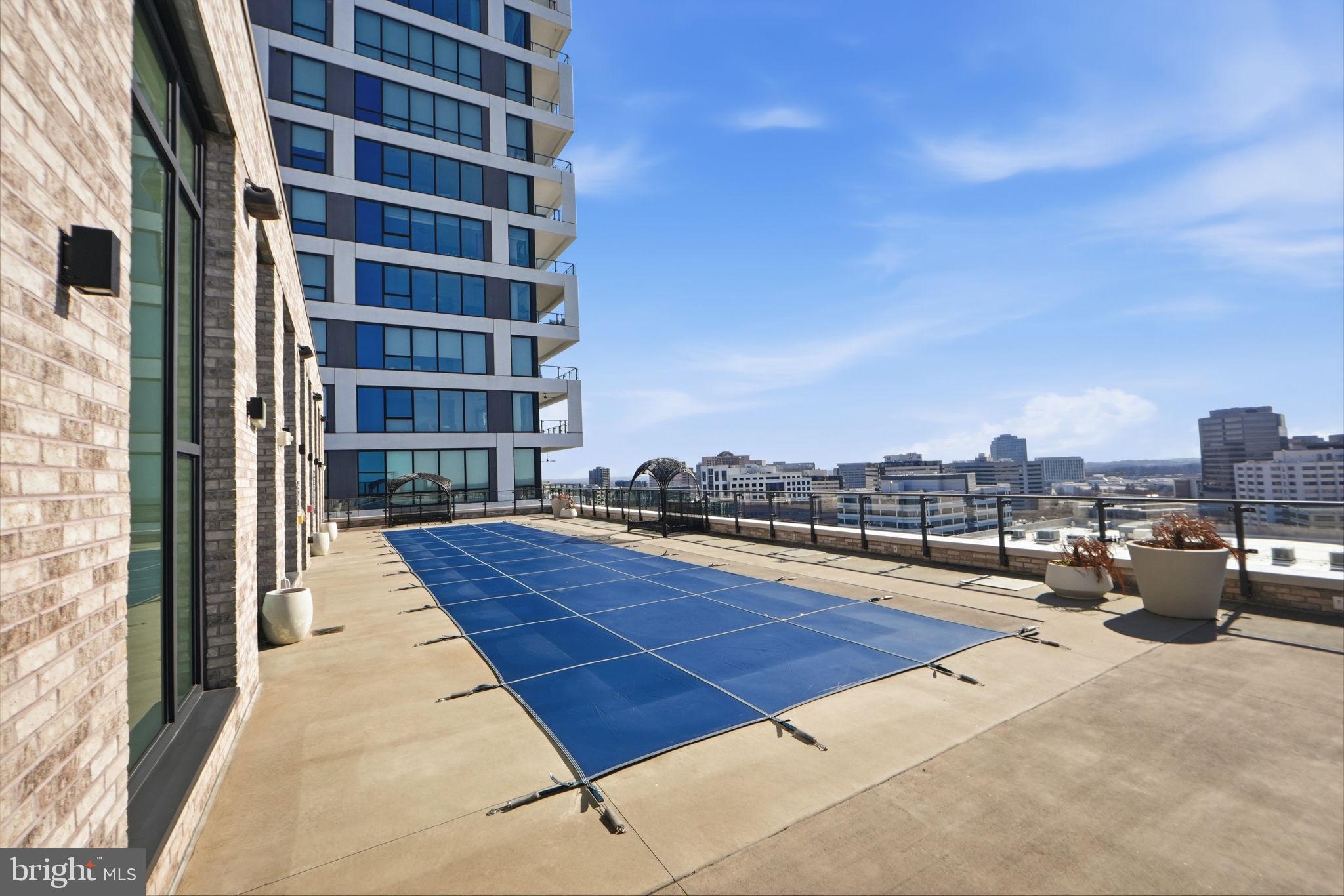 THE BORO TYSONS - Residential