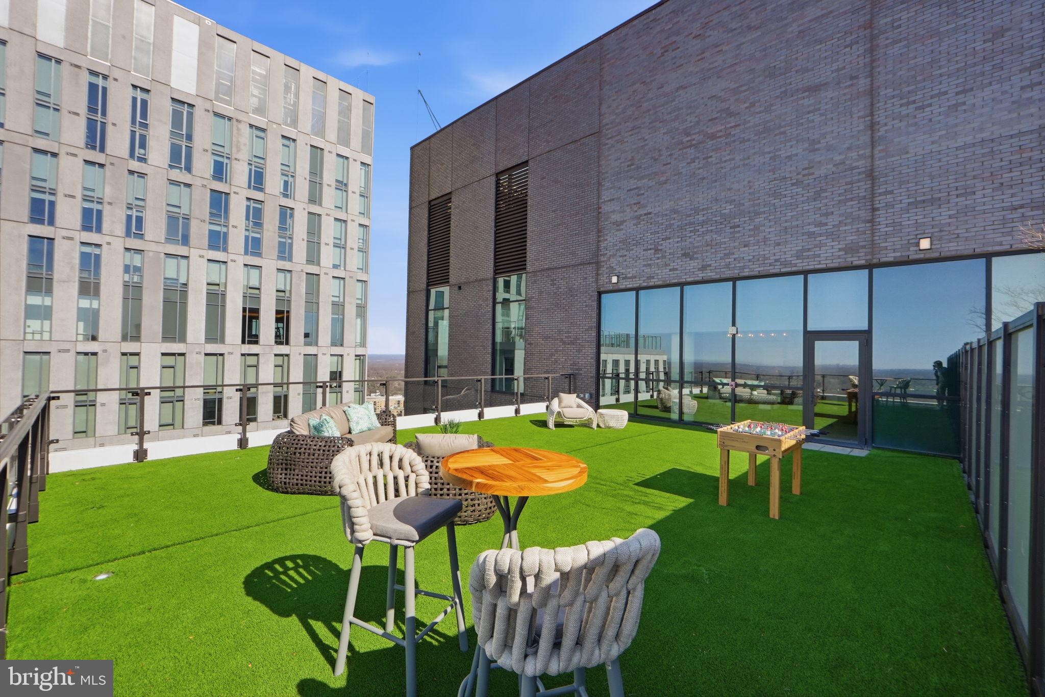 THE BORO TYSONS - Residential