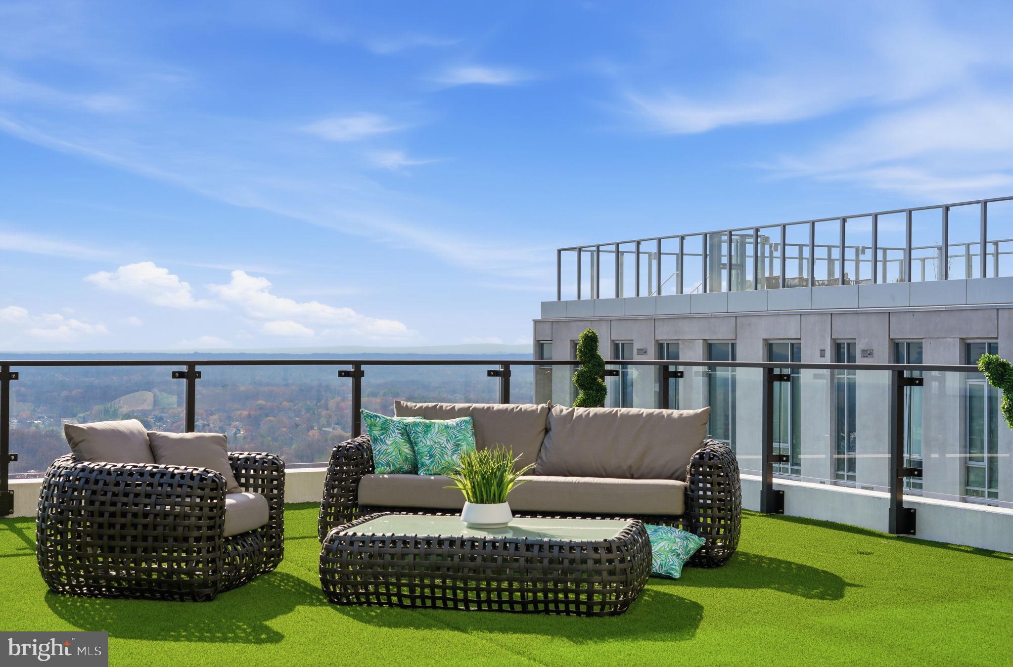 THE BORO TYSONS - Residential