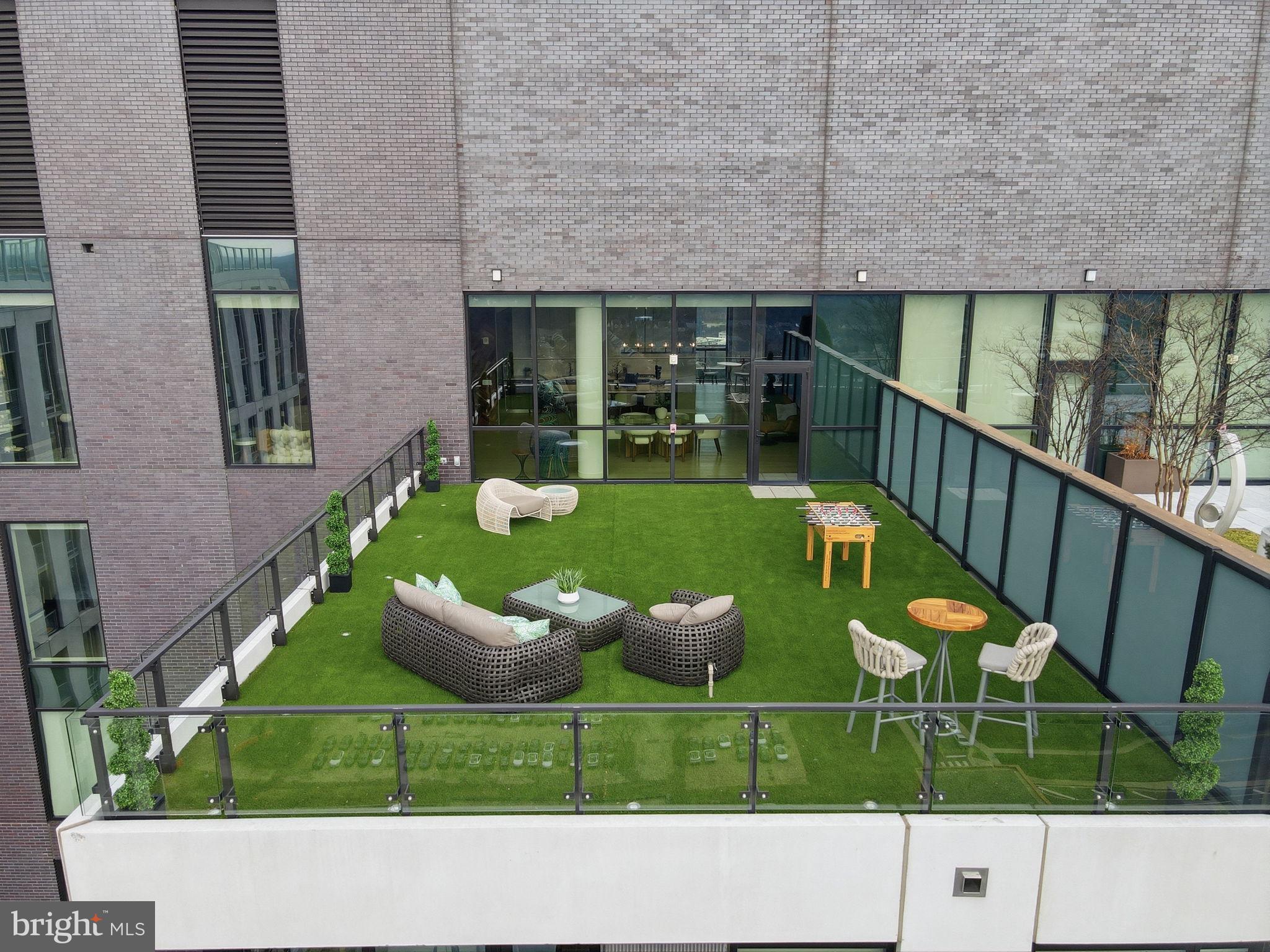 THE BORO TYSONS - Residential