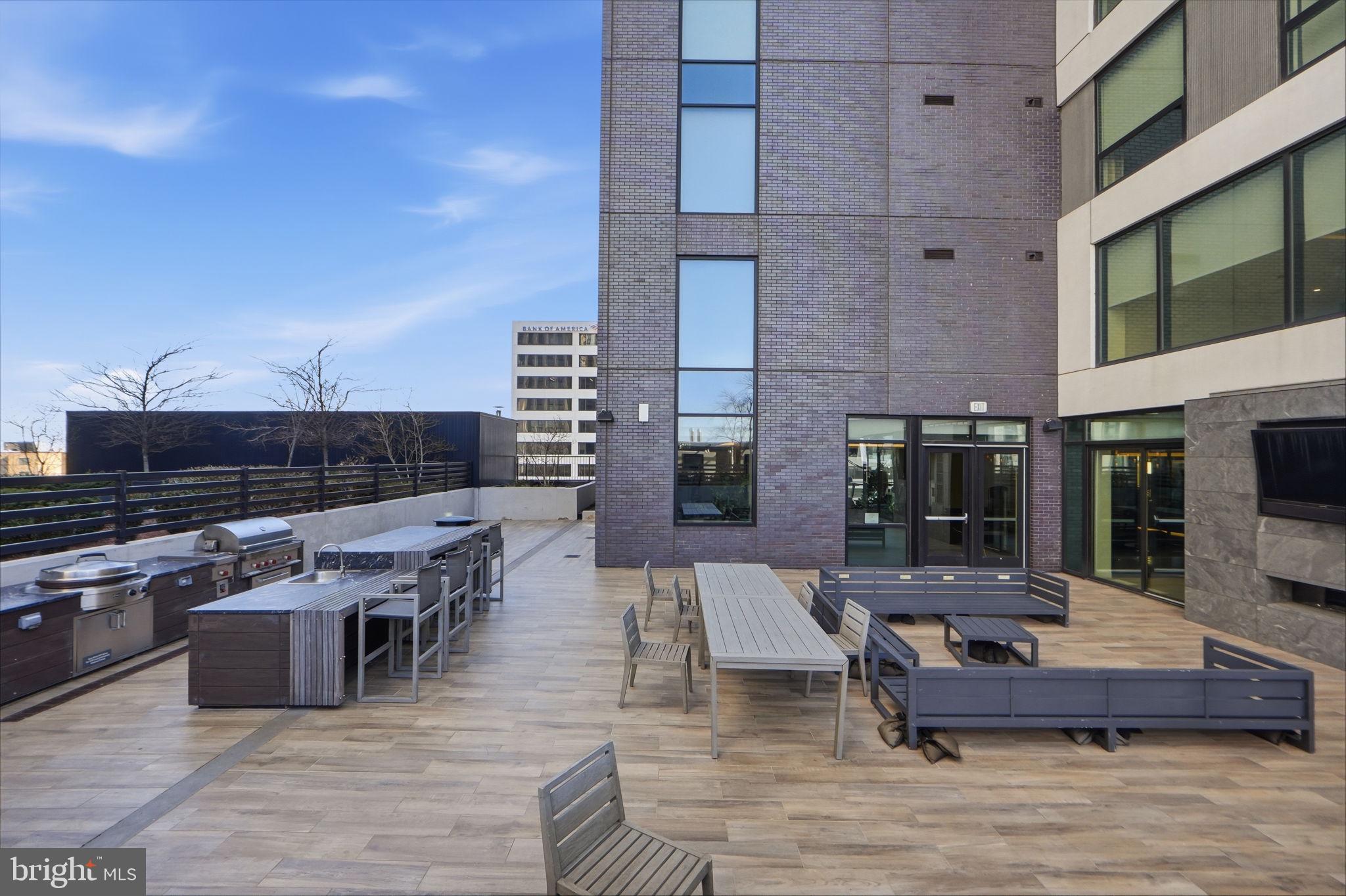 THE BORO TYSONS - Residential