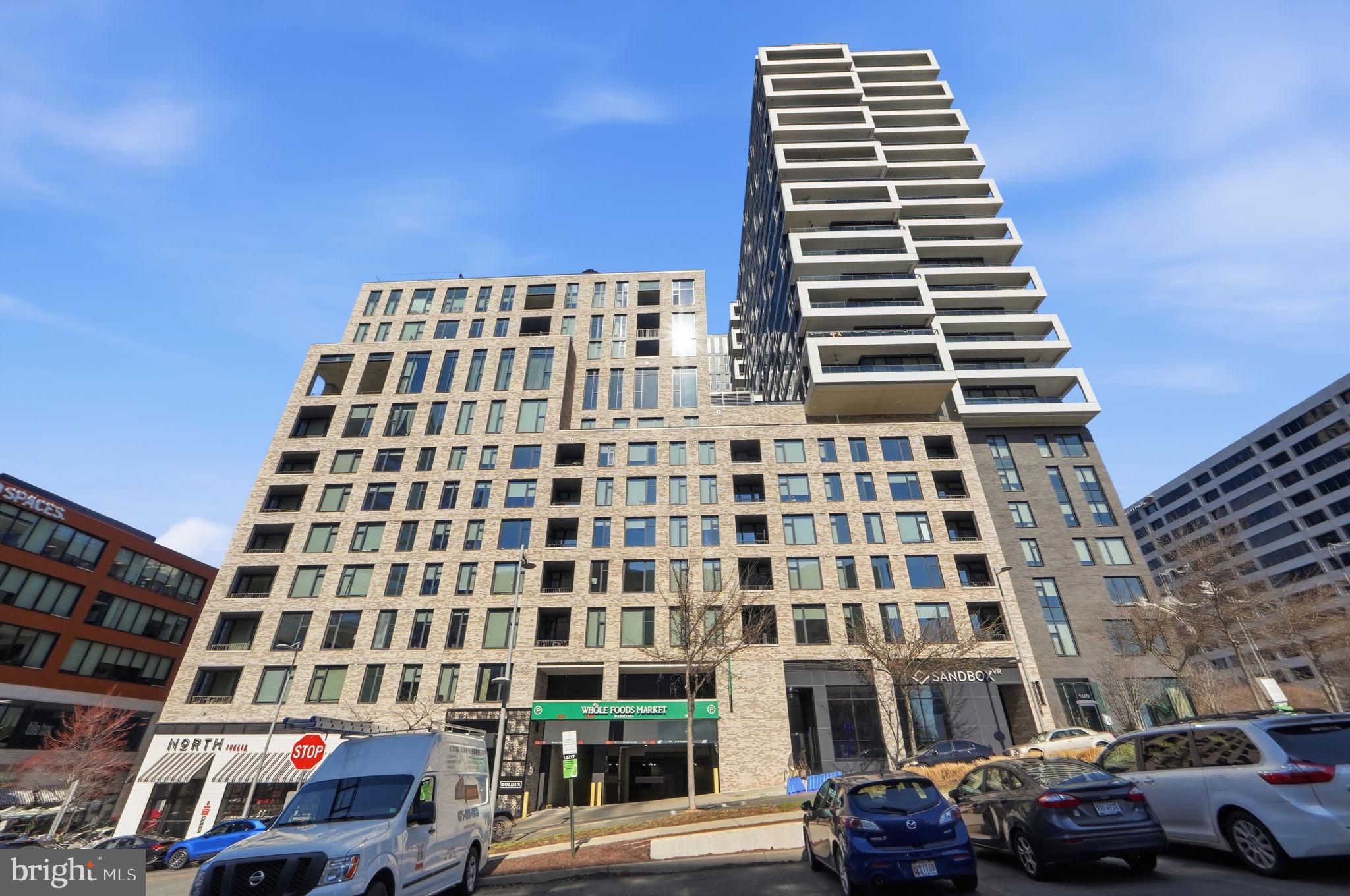 THE BORO TYSONS - Residential