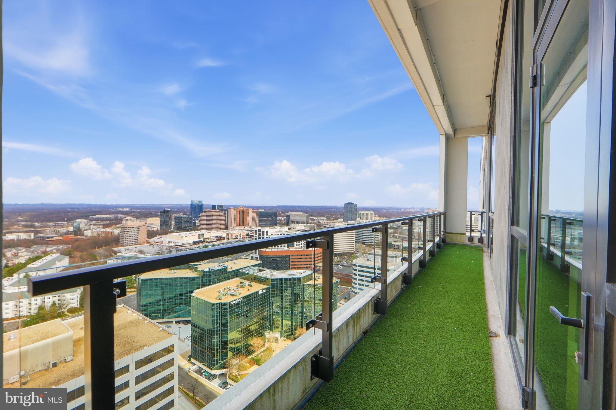 THE BORO TYSONS - Residential