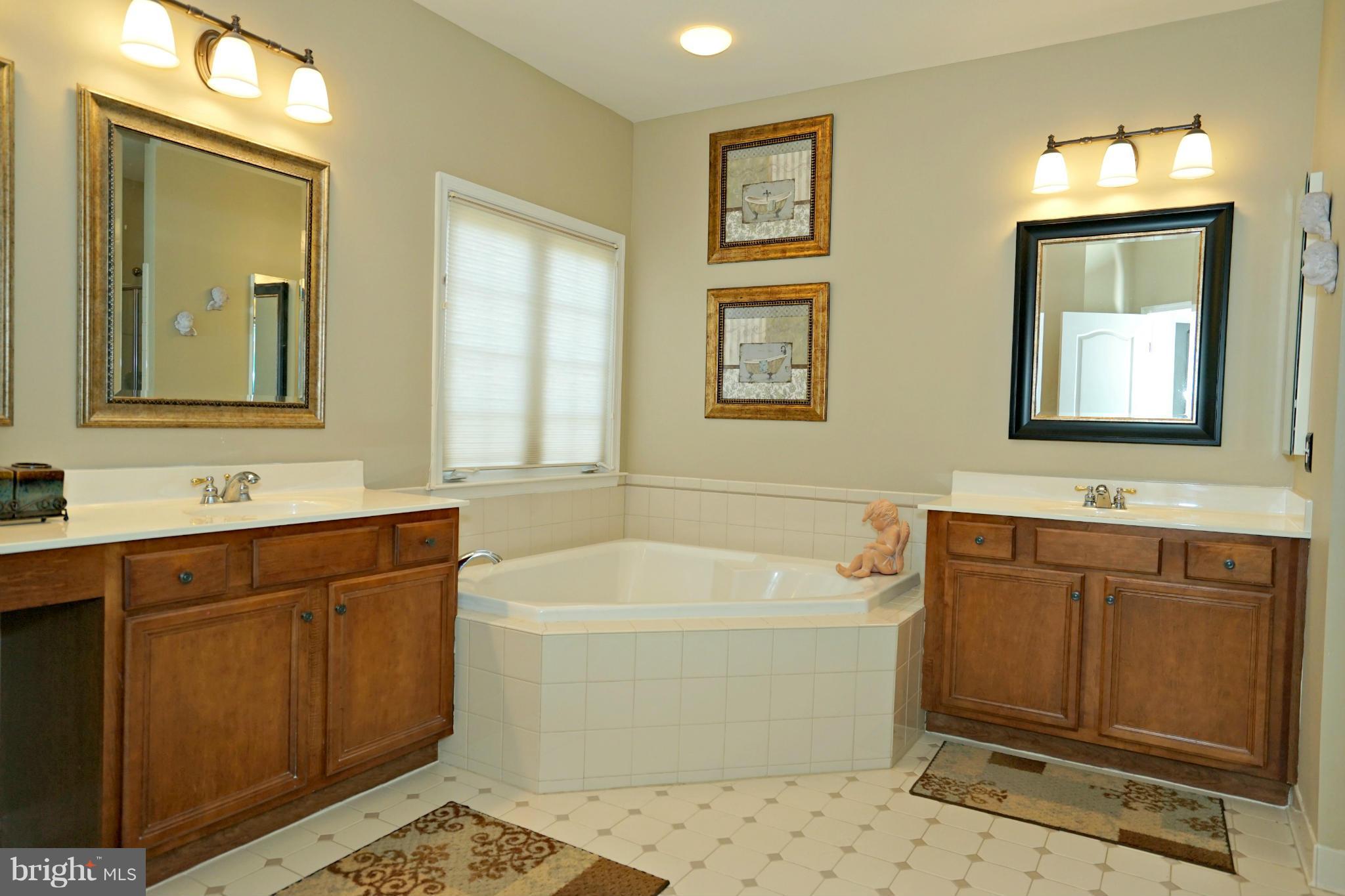 BROADLANDS SOUTH - Residential