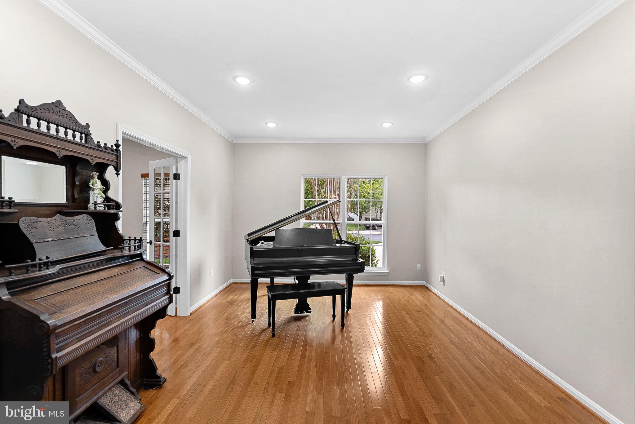 BROADLANDS - Residential