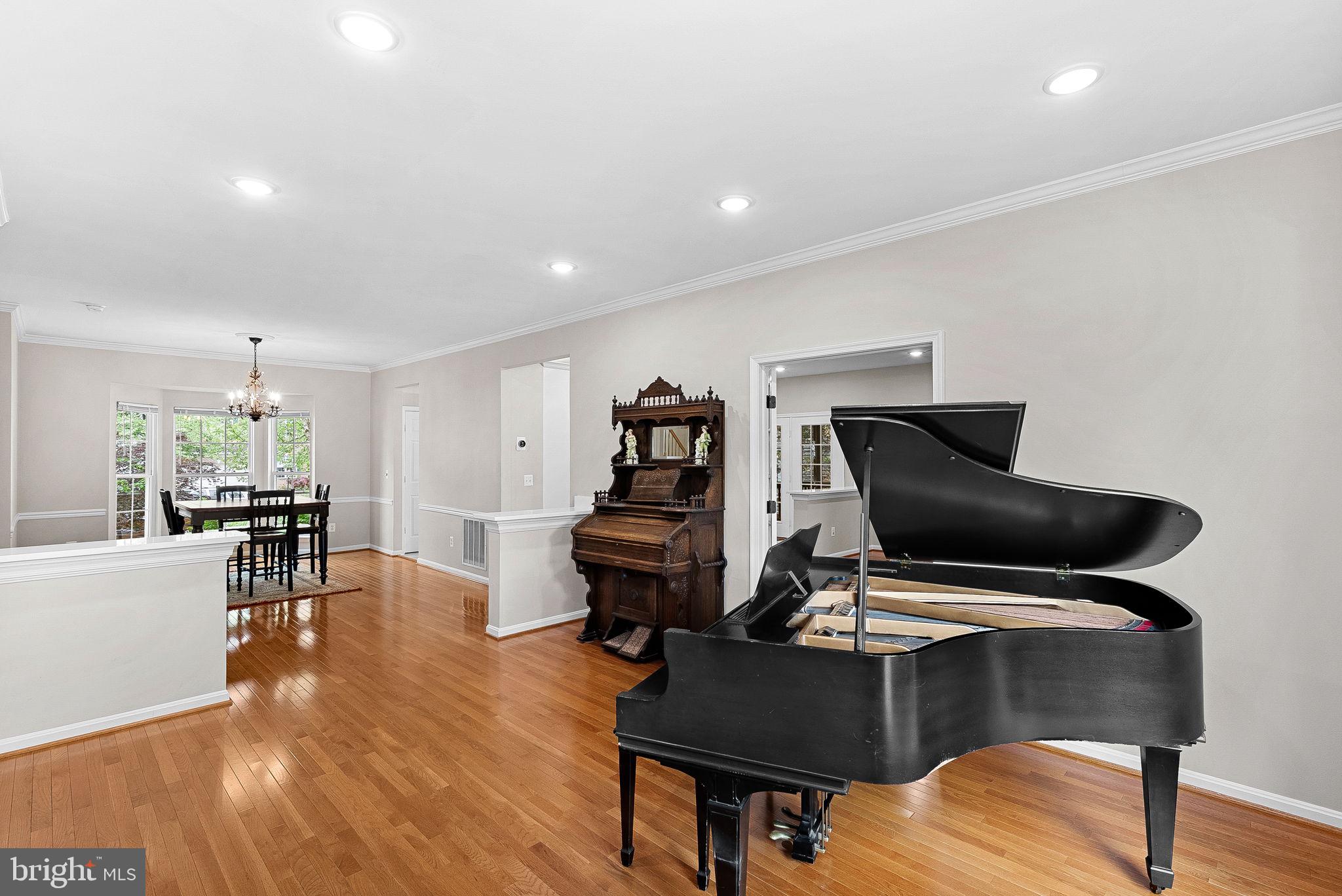 BROADLANDS - Residential