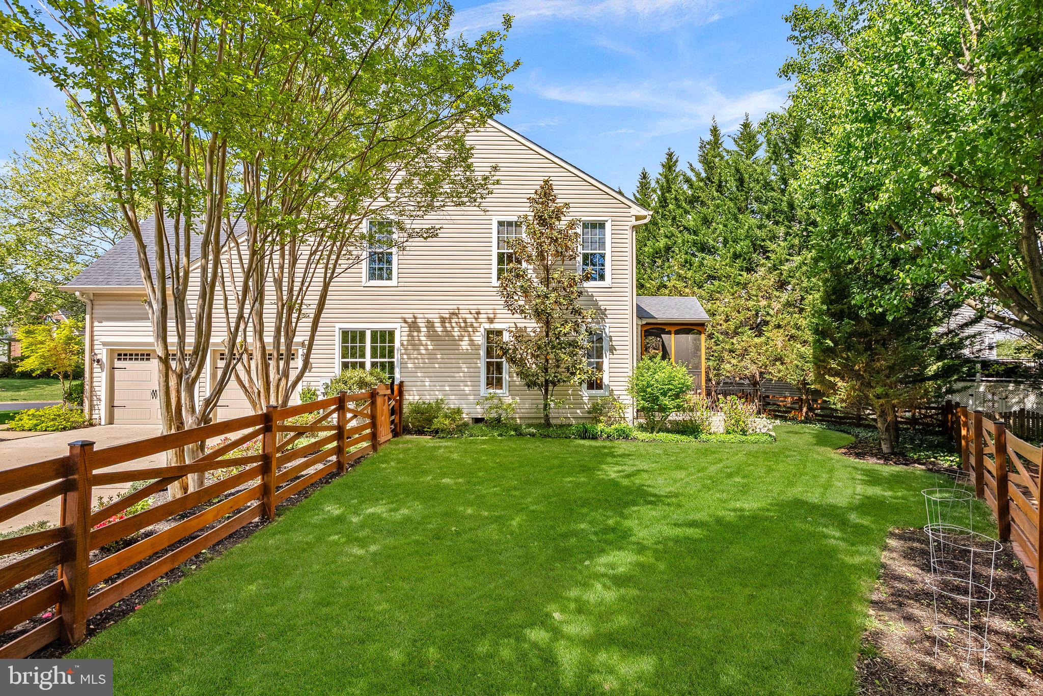 BROADLANDS - Residential