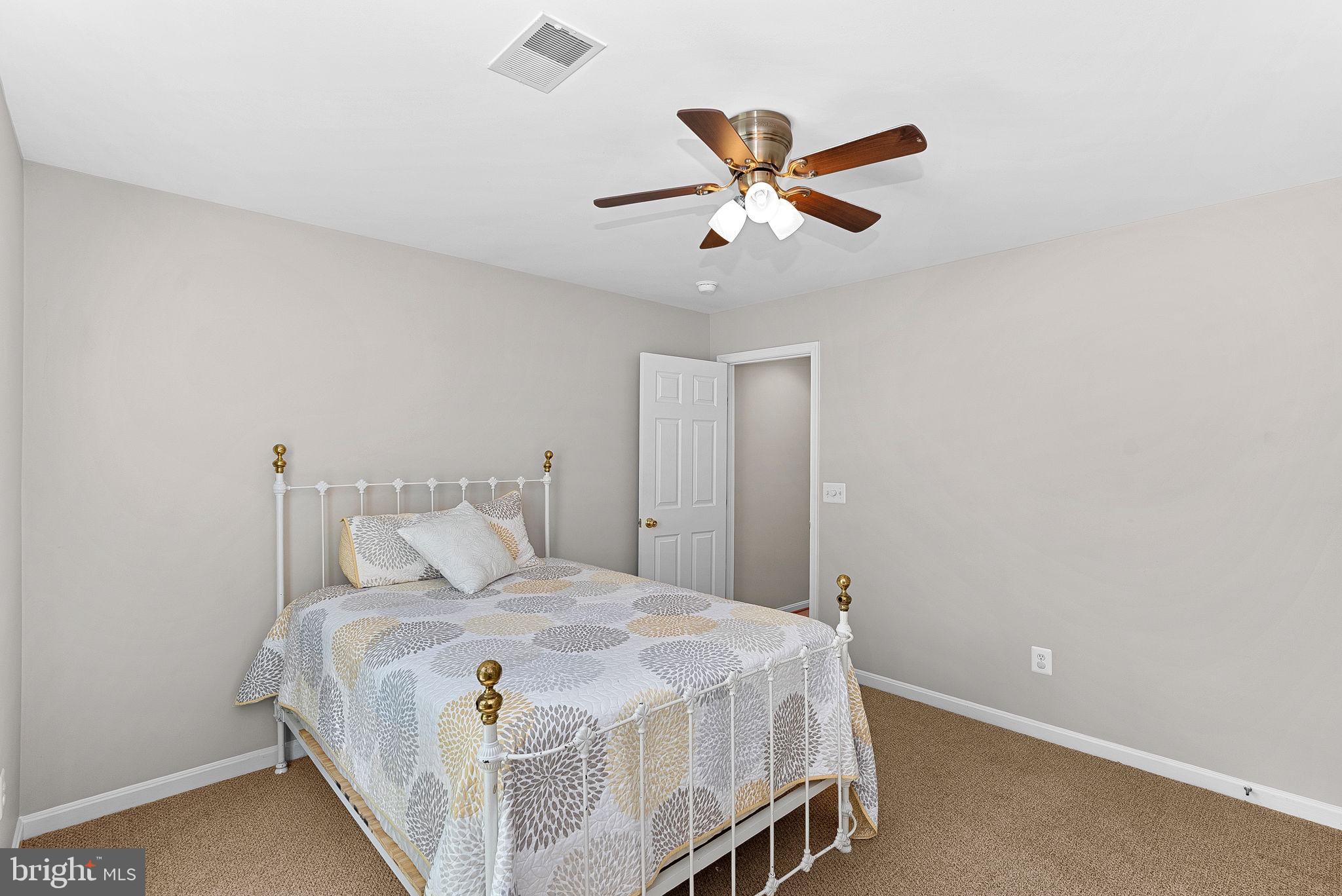 BROADLANDS - Residential