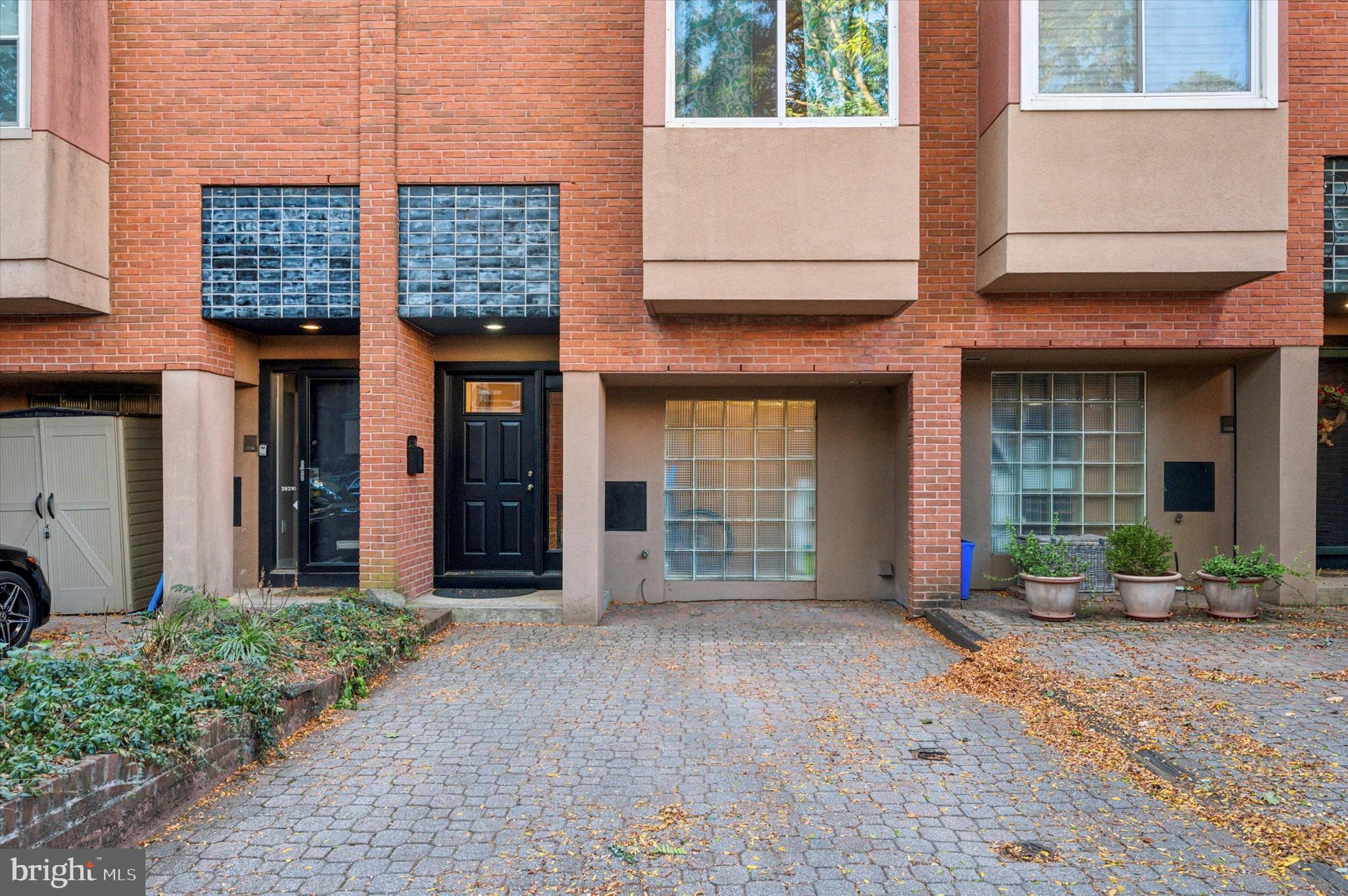 FAIRMOUNT - Residential