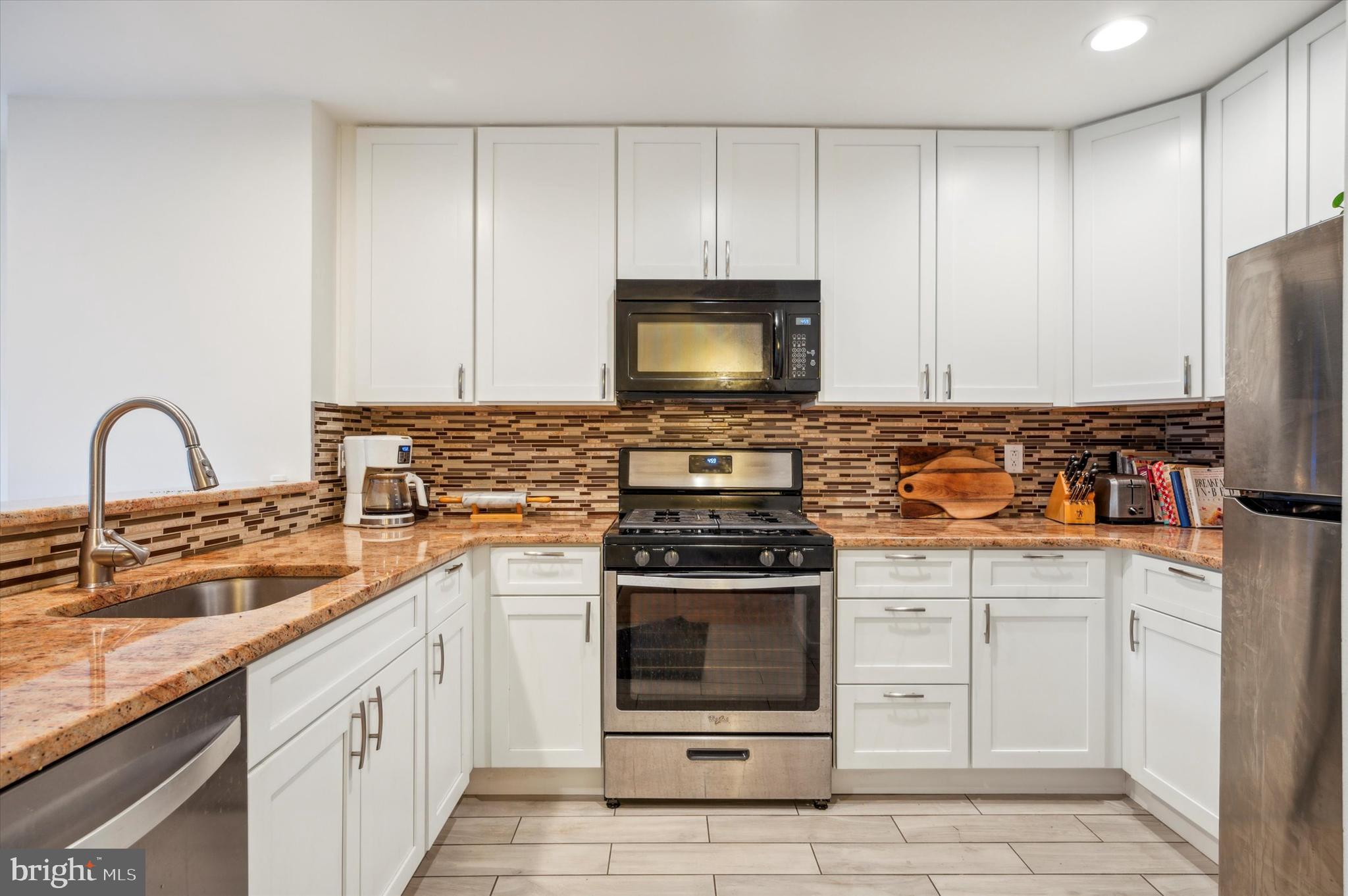 FAIRMOUNT - Residential