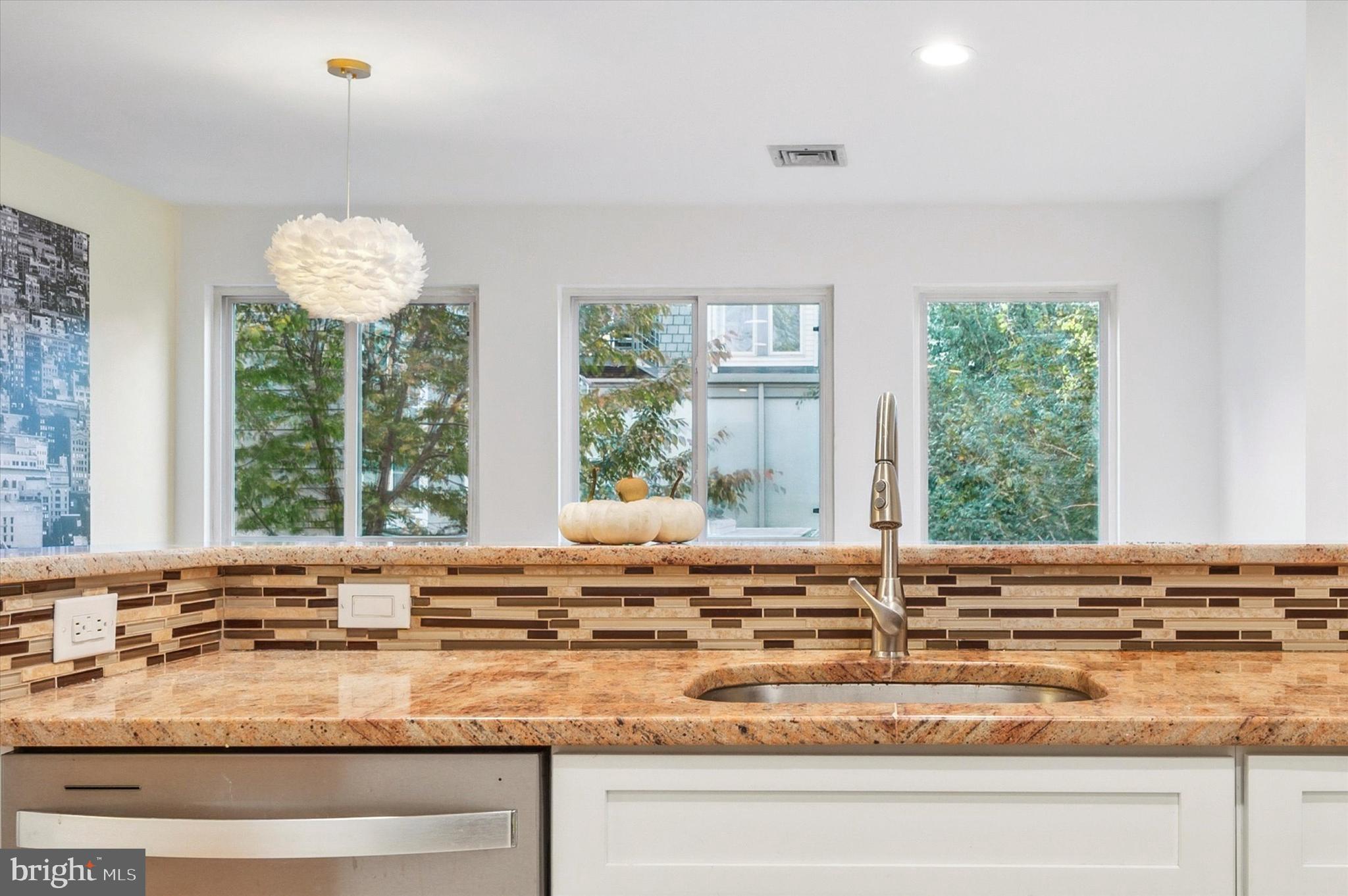 FAIRMOUNT - Residential