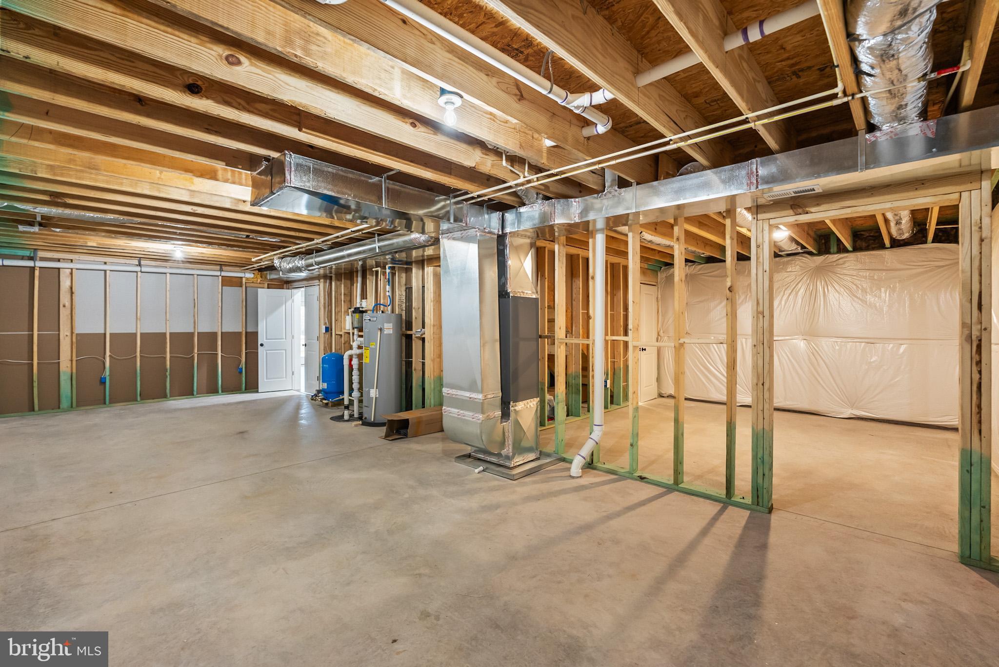 LAKE COUNTRY ESTATES - Residential