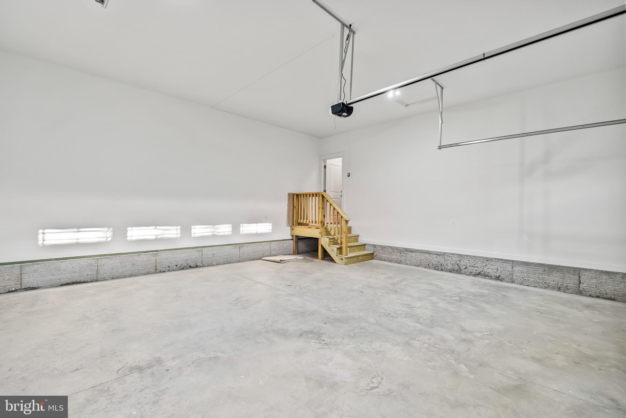 LAKE COUNTRY ESTATES - Residential