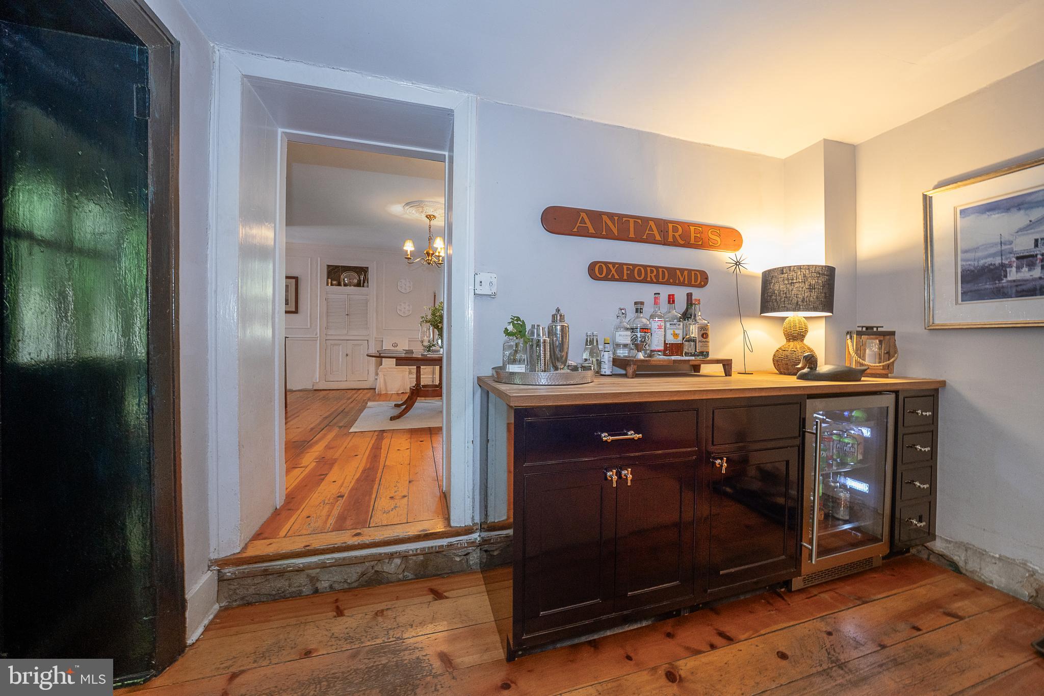 2 EARLES LANE