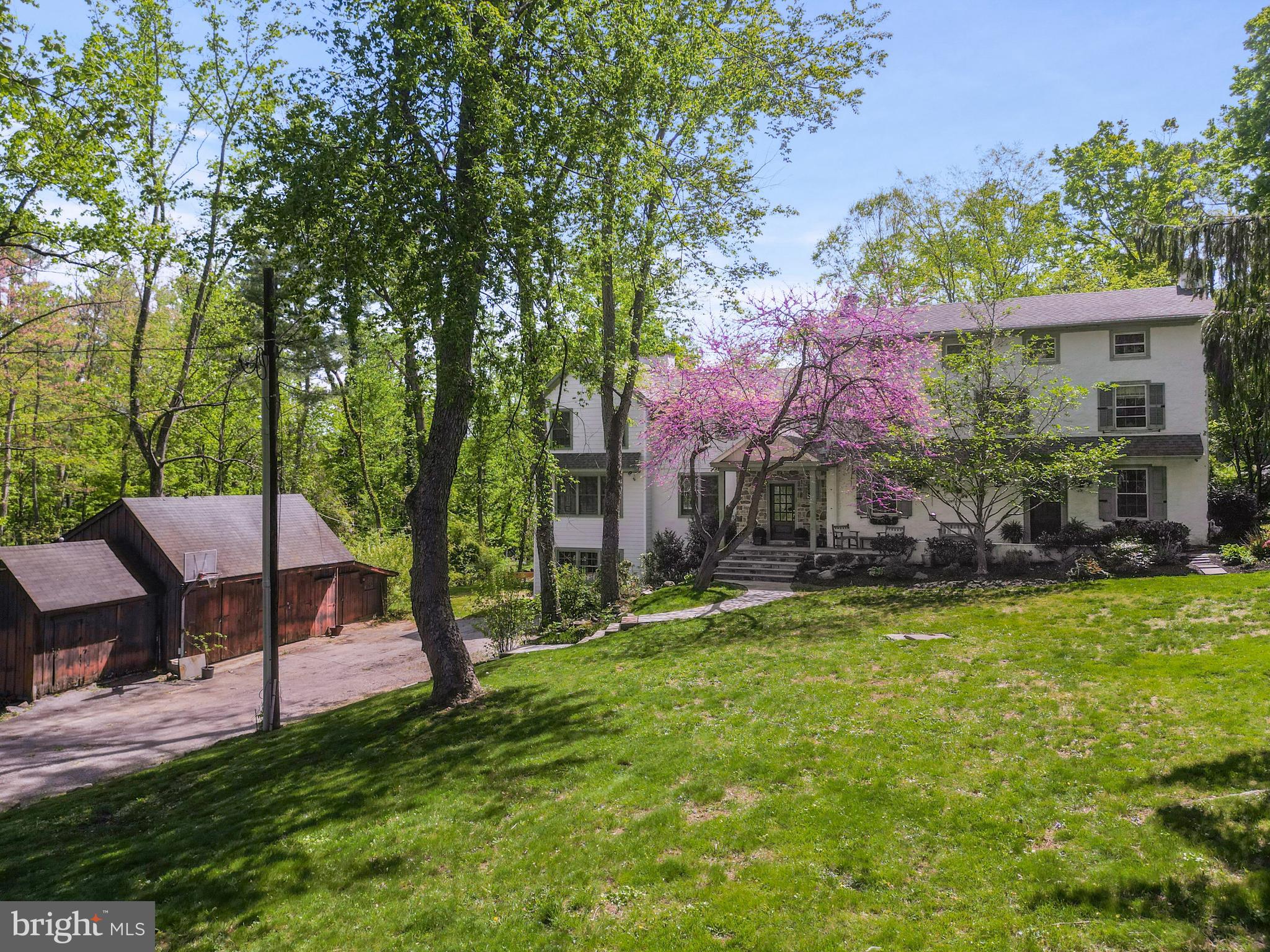 2 EARLES LANE