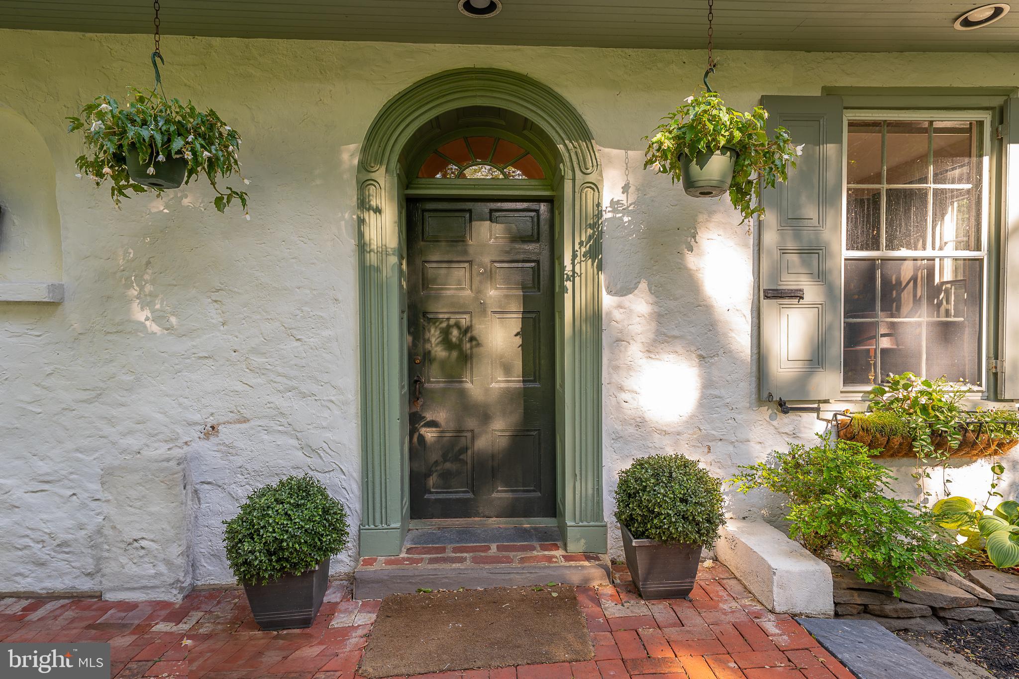 2 EARLES LANE