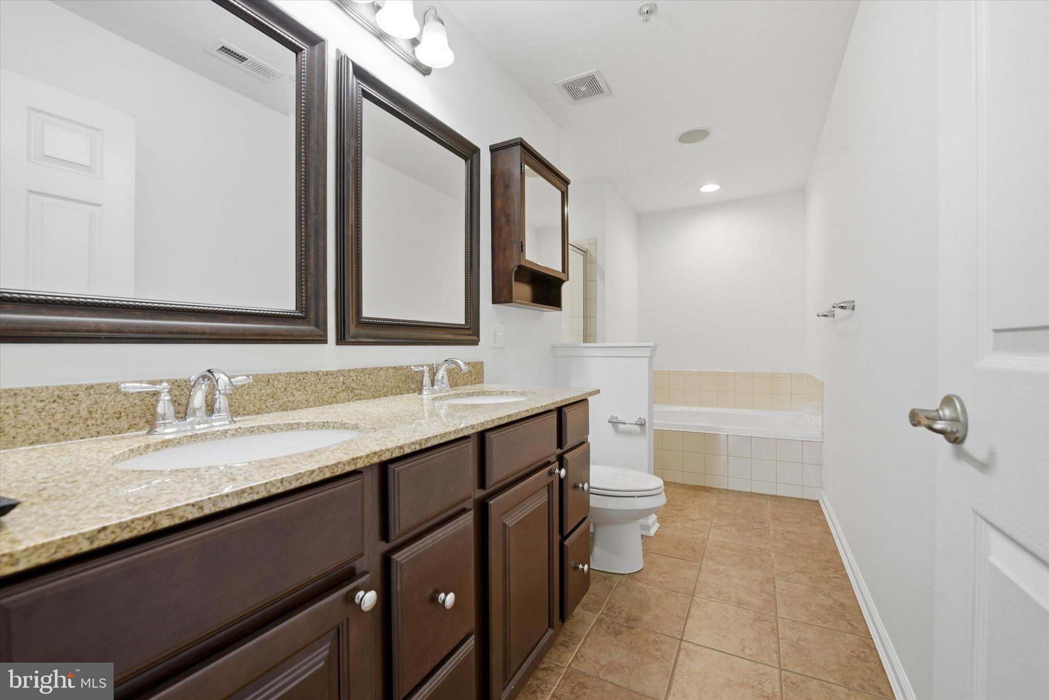 LINKS AT INNISCRONE - Residential