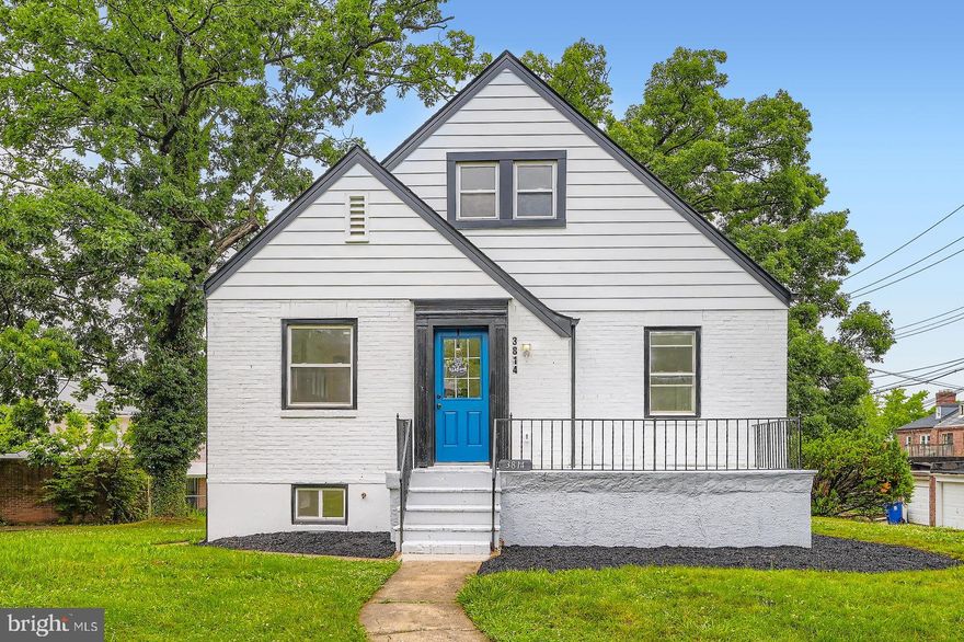 Welcome to this beautiful and recently renovated home!
This bright and open 5-bedroom, 3-bathroom home has everything you need, including a finished basement, newer roof, and modern updates throughout. The spacious living and dining areas flow into a gorgeous kitchen with stainless steel appliances, granite countertops, and stylish lighting.
You'll love the natural light, fresh flooring, and clean, modern feel in every room. The finished basement offers extra space for a family room, home office, or guest suite.
Outside, enjoy a great yard with room to relax, play, or entertain. Conveniently located near schools, parks, shopping, and commuter routes. schedule your viewing today!
