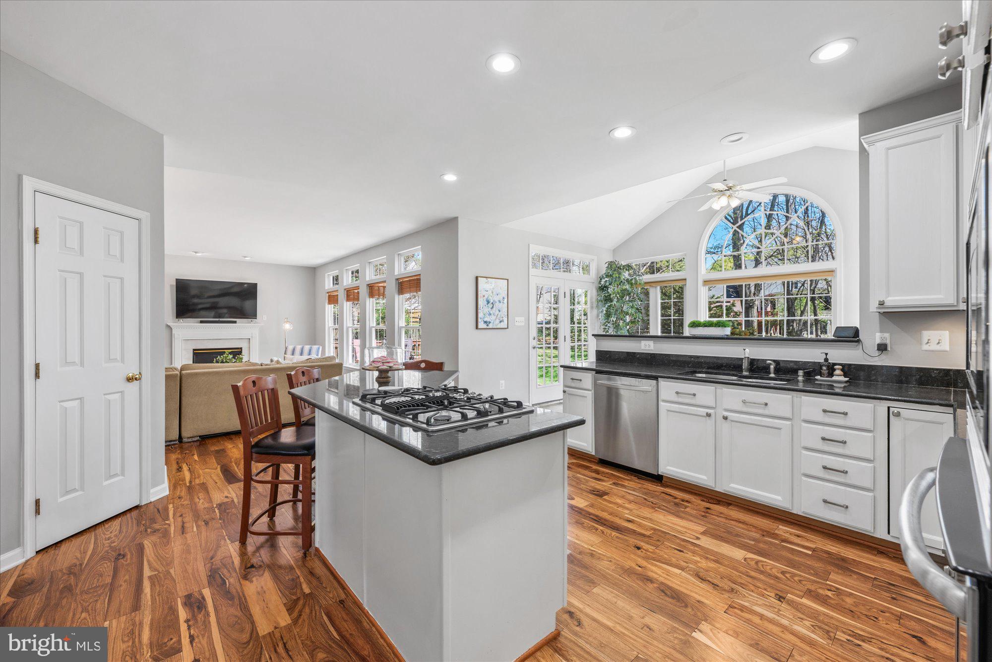 KINGS BRIDGE - Residential