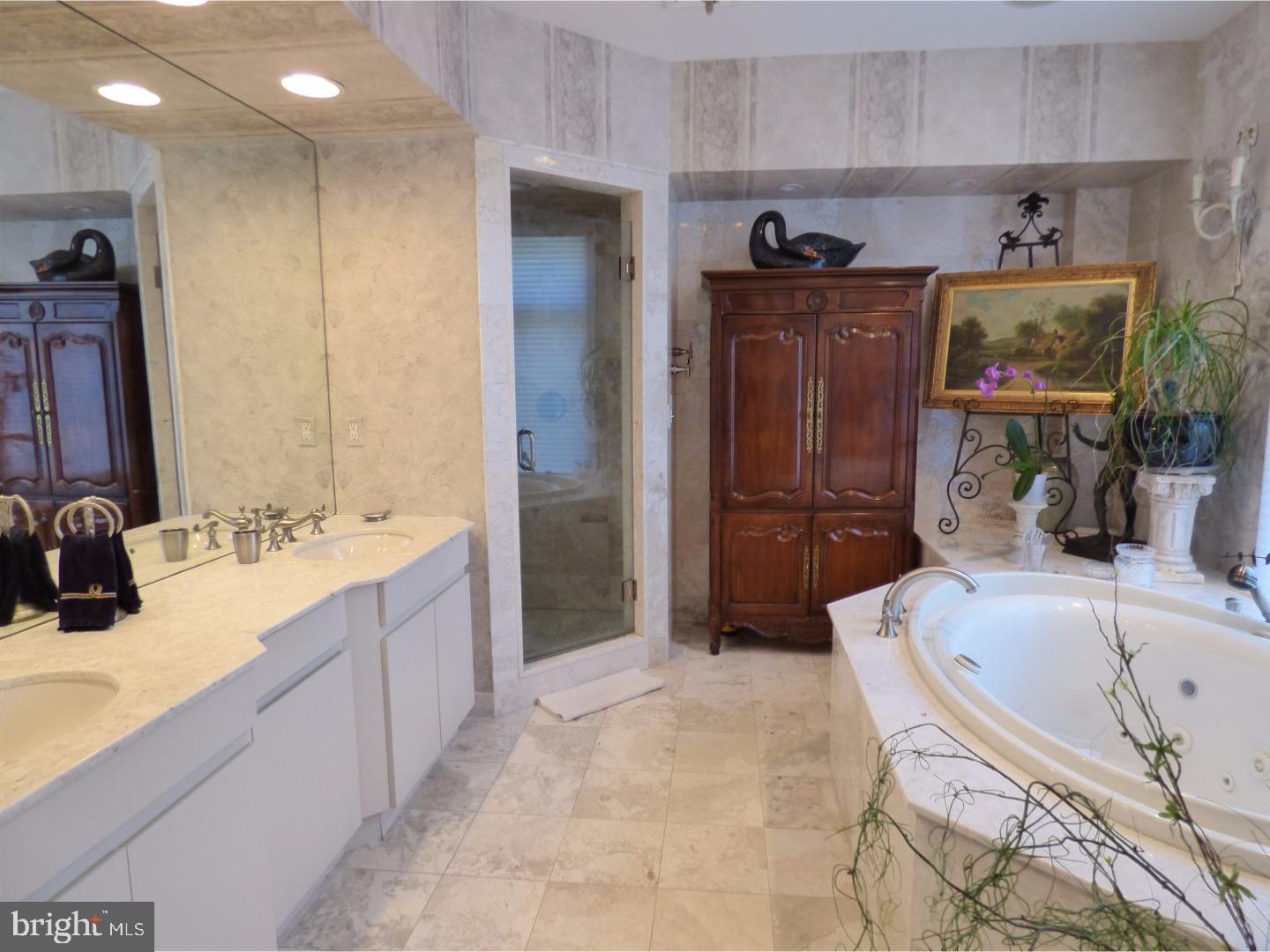 WATERVIEW PLACE - Residential