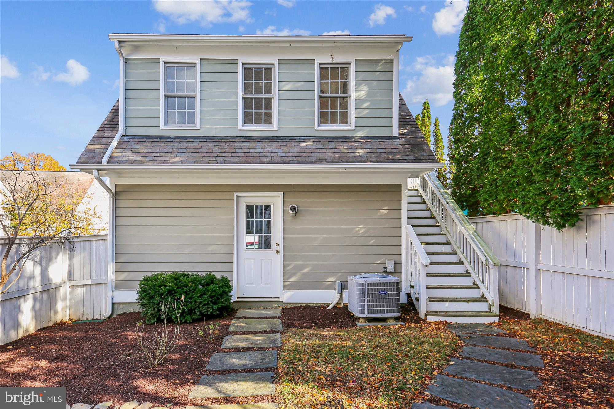 LAKELANDS - Residential