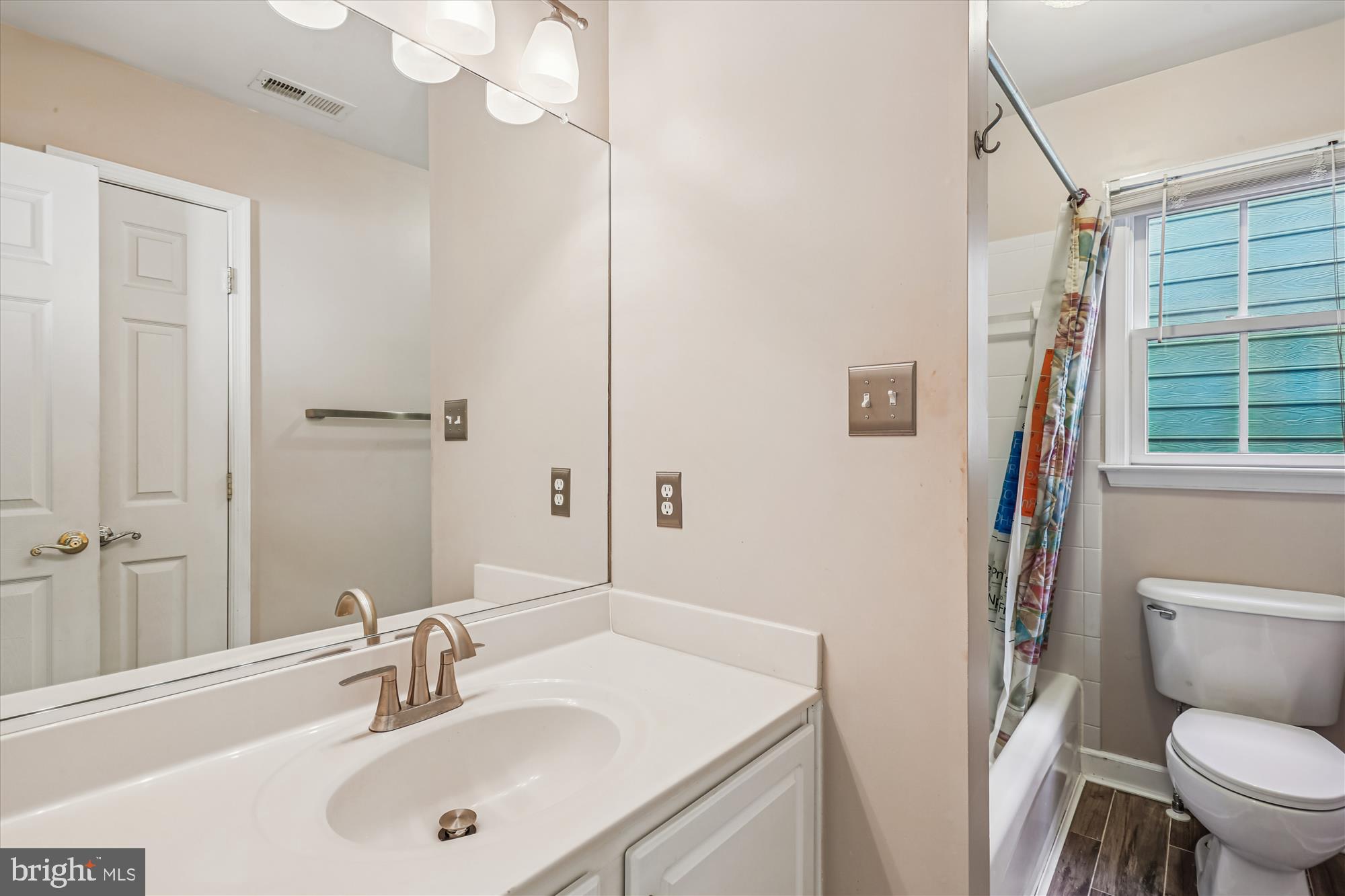 LAKELANDS - Residential