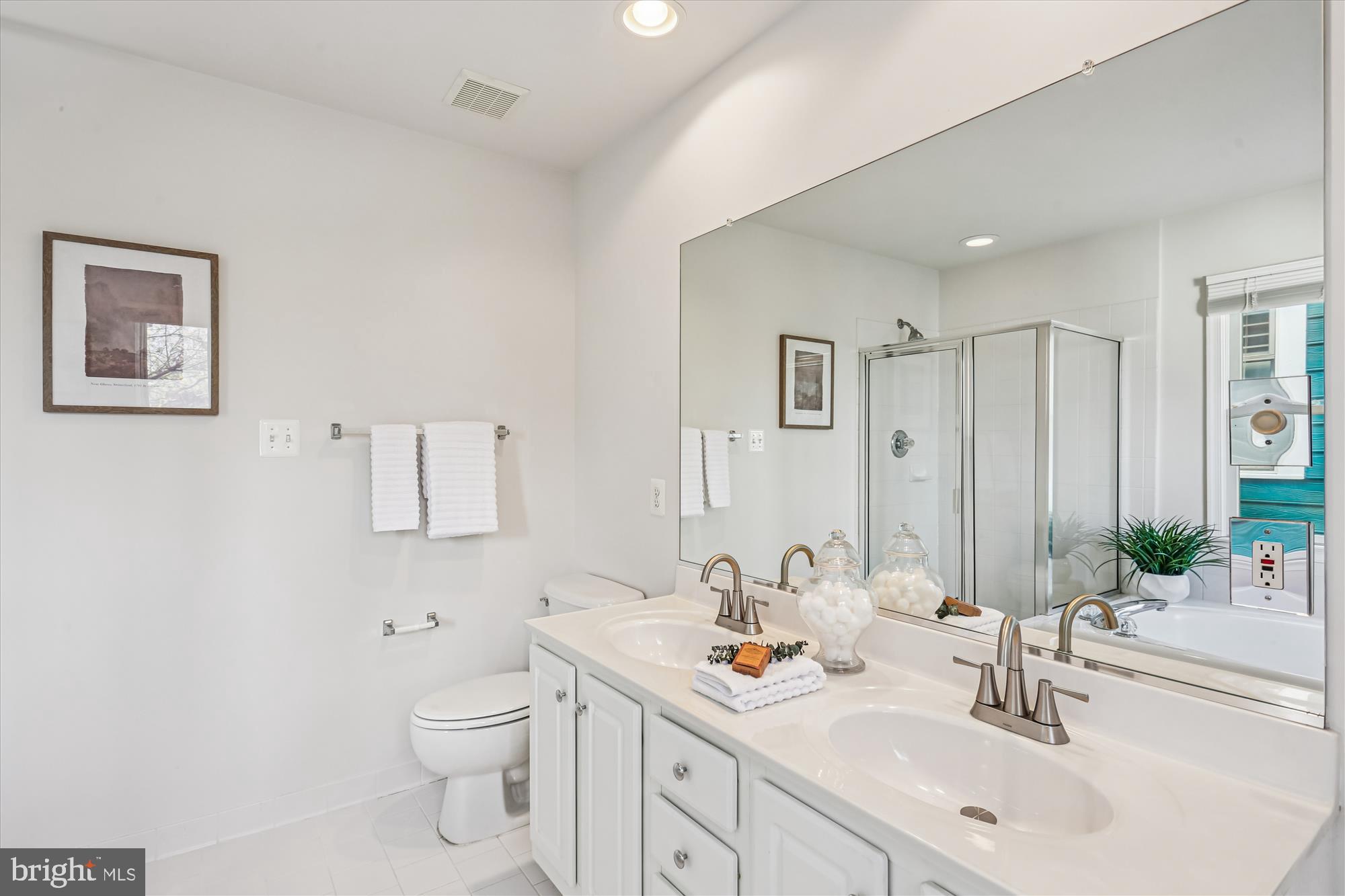 LAKELANDS - Residential