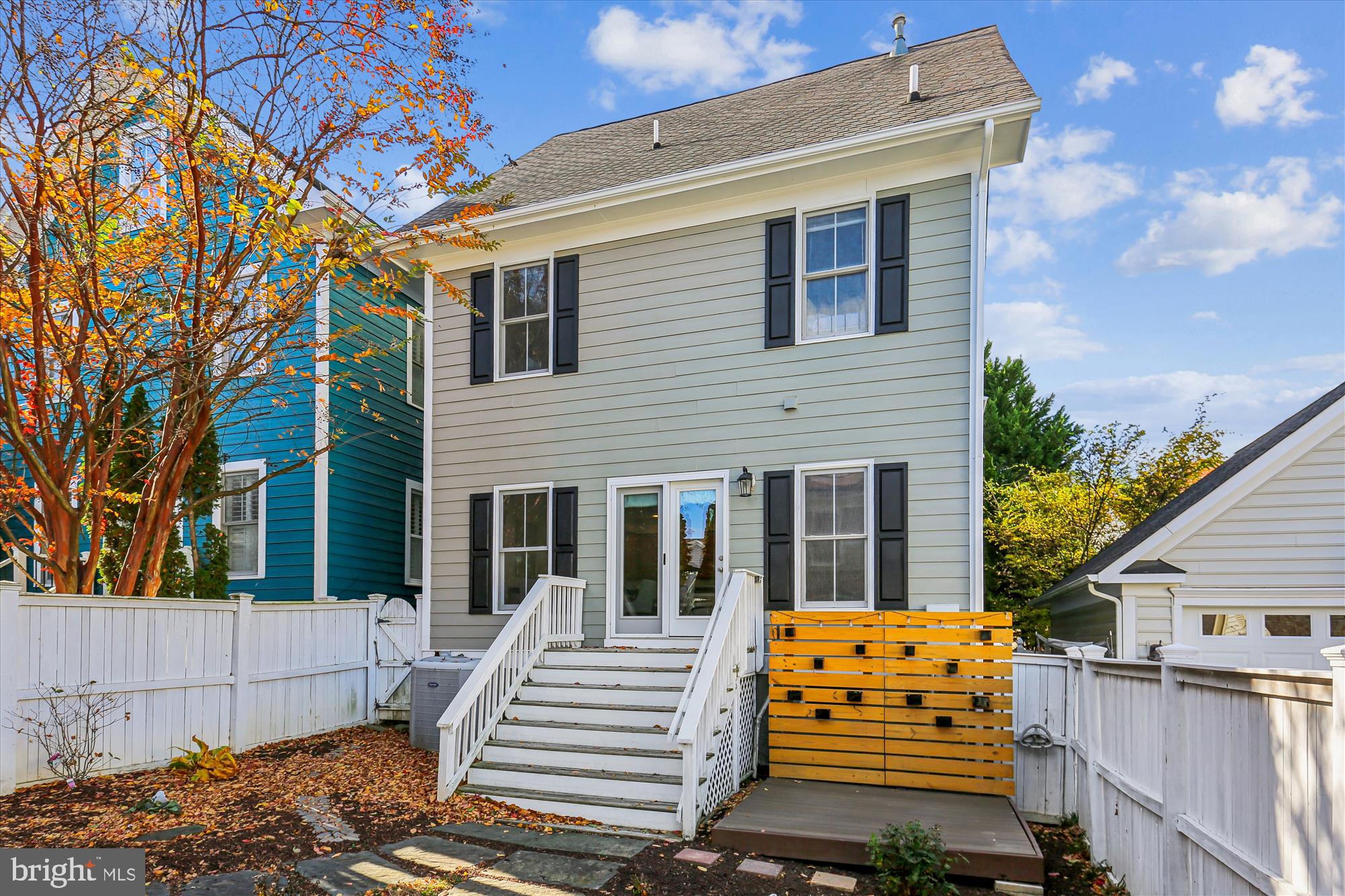 LAKELANDS - Residential