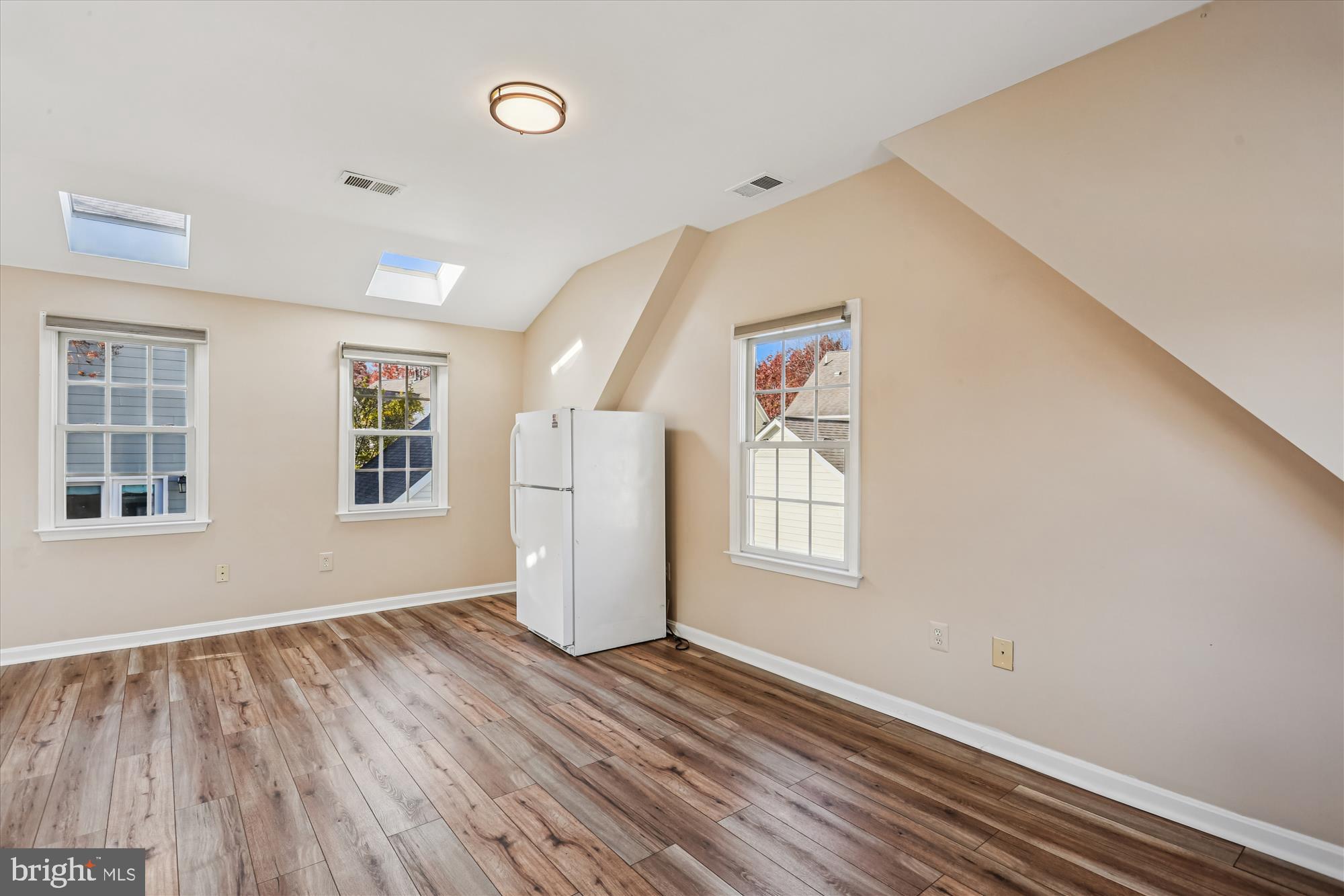 LAKELANDS - Residential