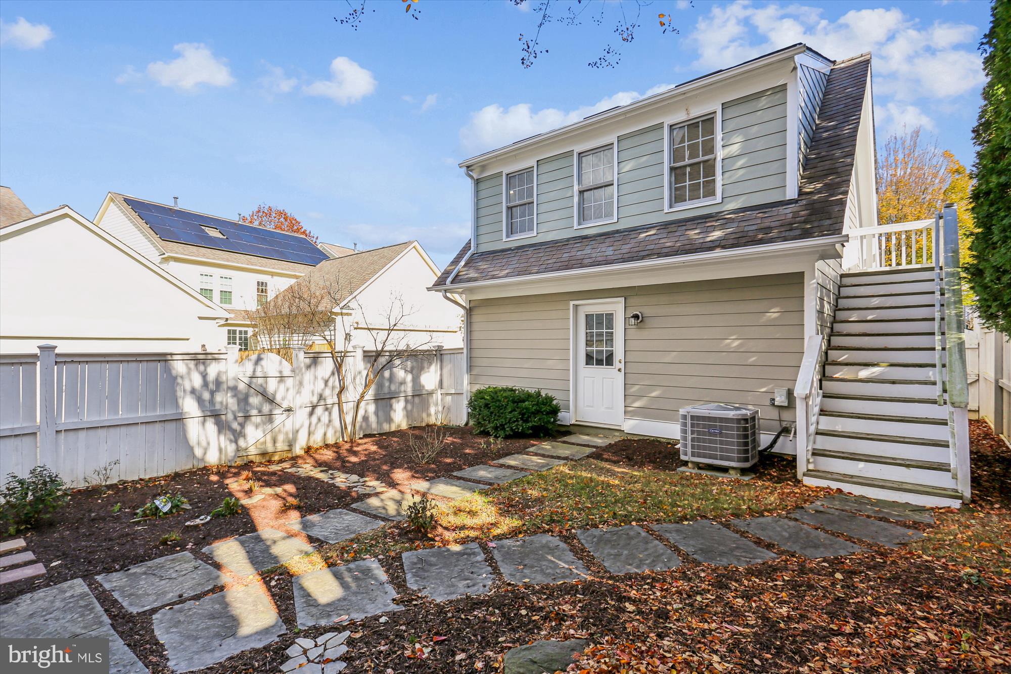 LAKELANDS - Residential