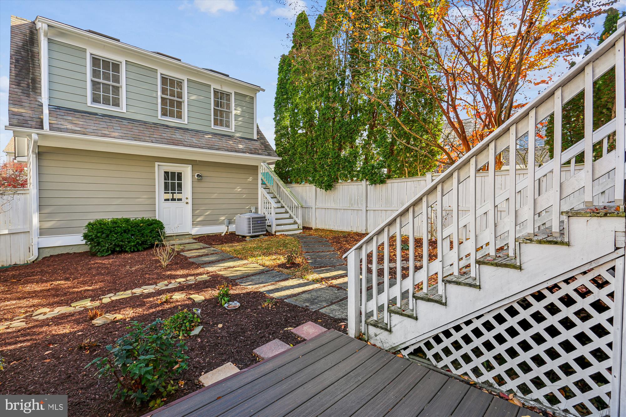 LAKELANDS - Residential