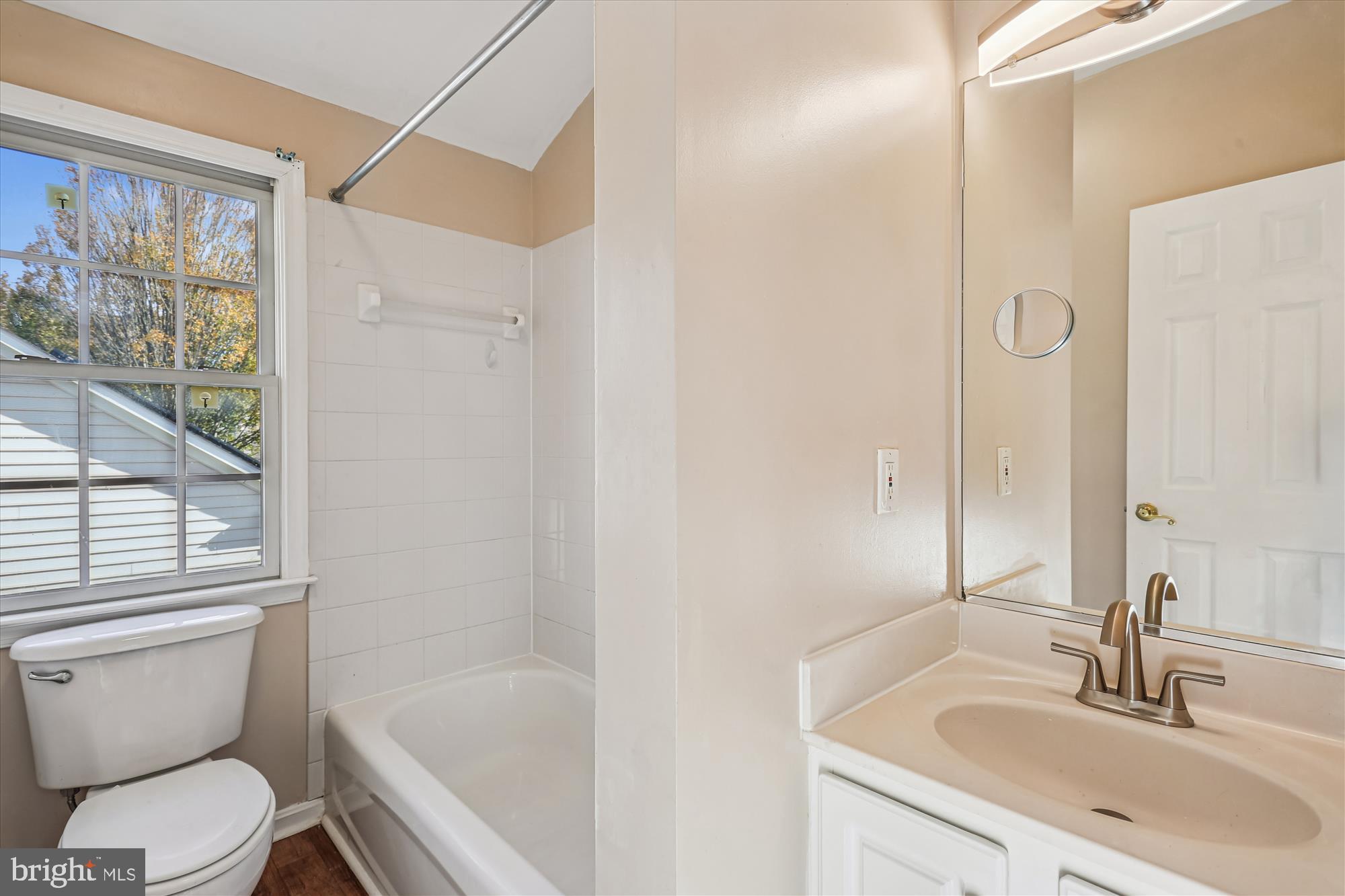 LAKELANDS - Residential