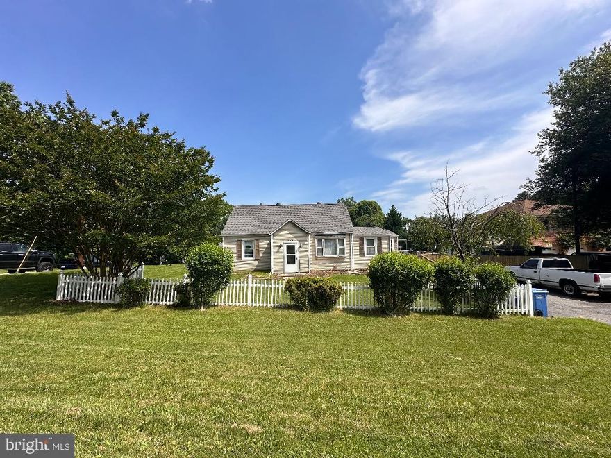 DYI, REMODELERS, INVESTORS

Do you enjoy doing your own renovations or remodeling? 

Corner lot, ideally situated within a short stroll to Glenmont Metro and the Glenmont Shopping Center.

This is your chance!

Offering this lovely Cape Cod on a corner lot “AS IS” with lots of potential.