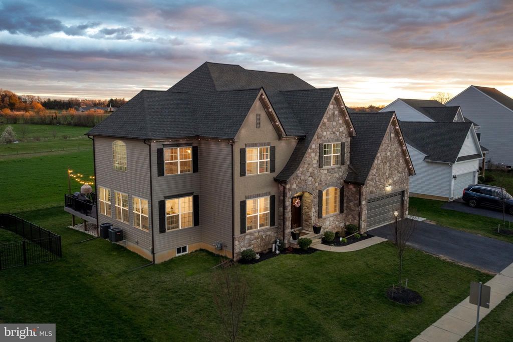 Photo of 110 Wayland Drive, Landisville, PA 17538 (MLS # PALA2052104)