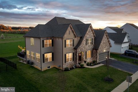 Photo of 110 Wayland Drive, Landisville, PA 17538 (MLS # PALA2052104)